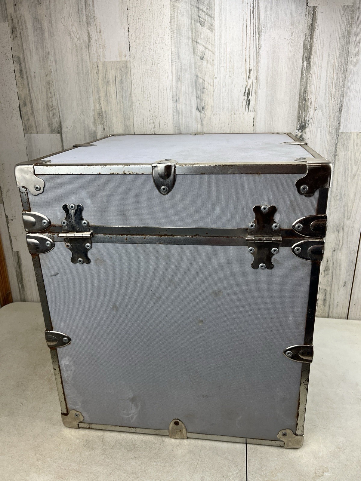 Rhino Storage Trunk Case Cubic Cube Footlocker 18x18x20.5 Gray – Pre-Owned Good