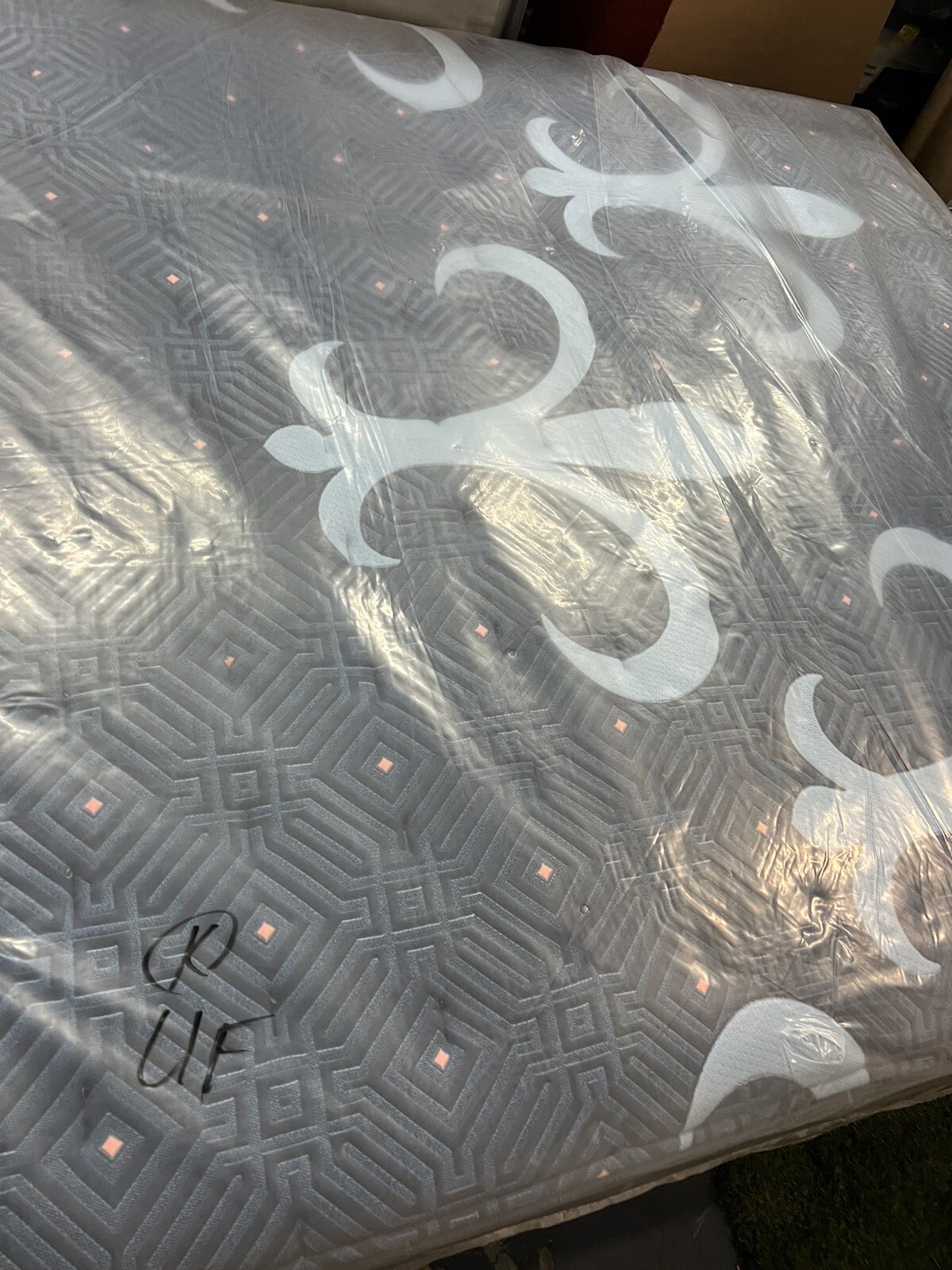 STEARNS & FOSTER LUX ESTATE KING ULTRA FIRM 14.5″ MATTRESS NEW CLEARANCE