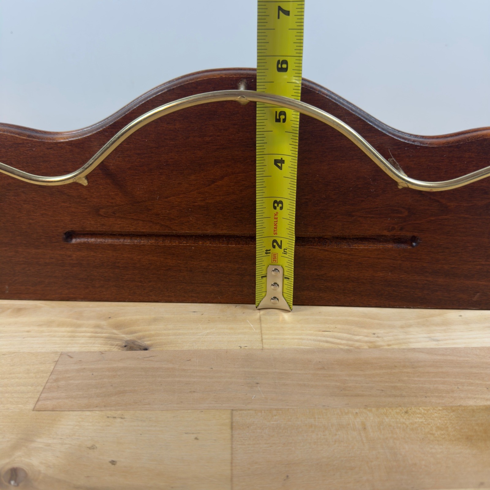 Vintage Wood Wall Shelf Brass Gallery Rail Scalloped Plate Rack Brown 16 Inch