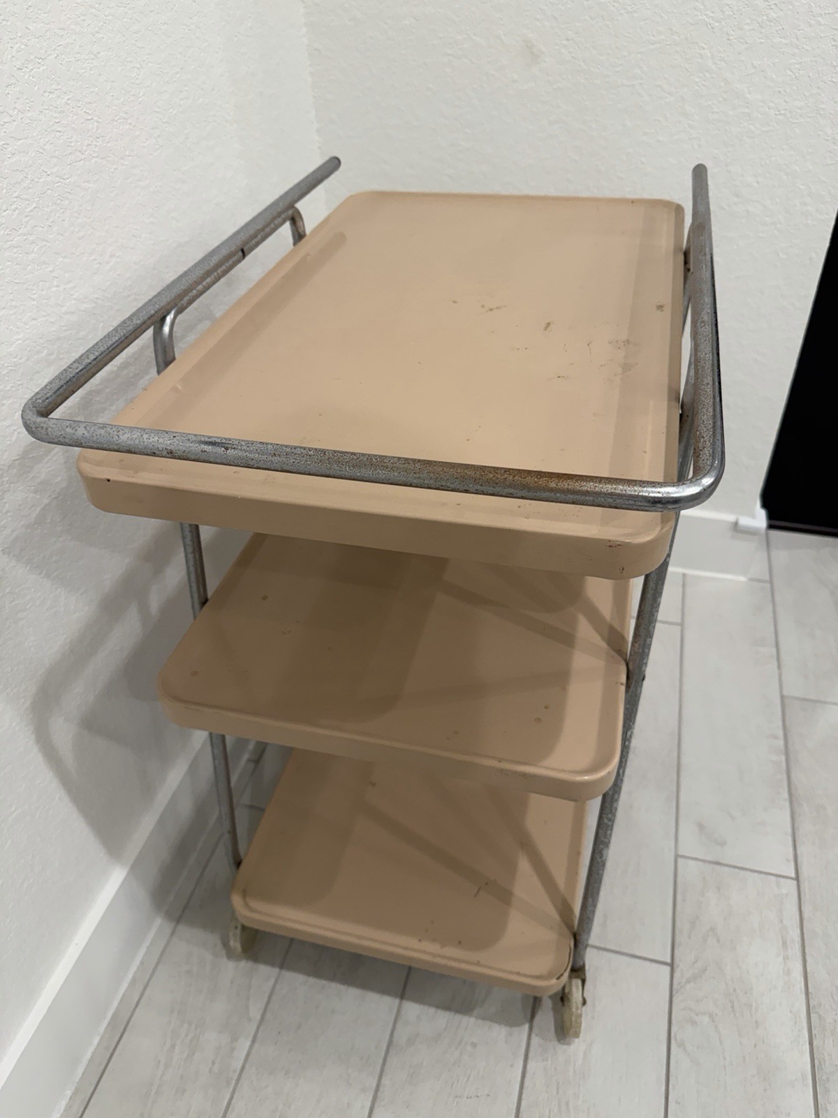 Vintage Cosco 3 Tier Cart Metal Rolling Bar Serving MCM Atomic Retro Beige Tan