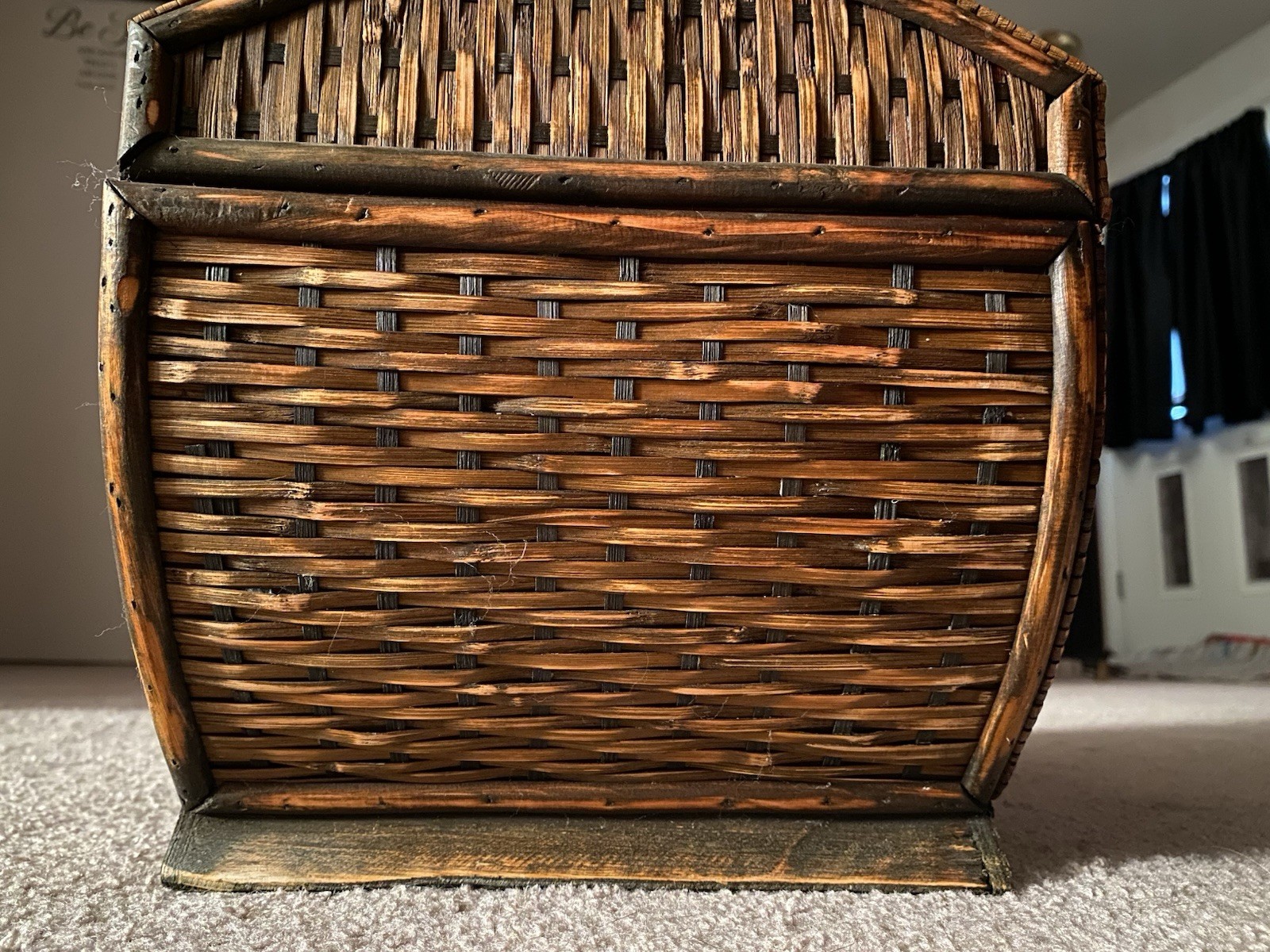 Brown Wicker & Wood Trunk Chest Storage Box w/ Hinged Lid & Latch