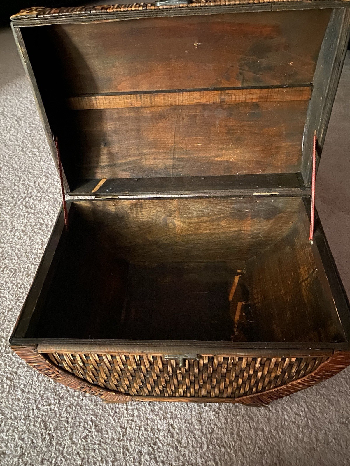 Brown Wicker & Wood Trunk Chest Storage Box w/ Hinged Lid & Latch