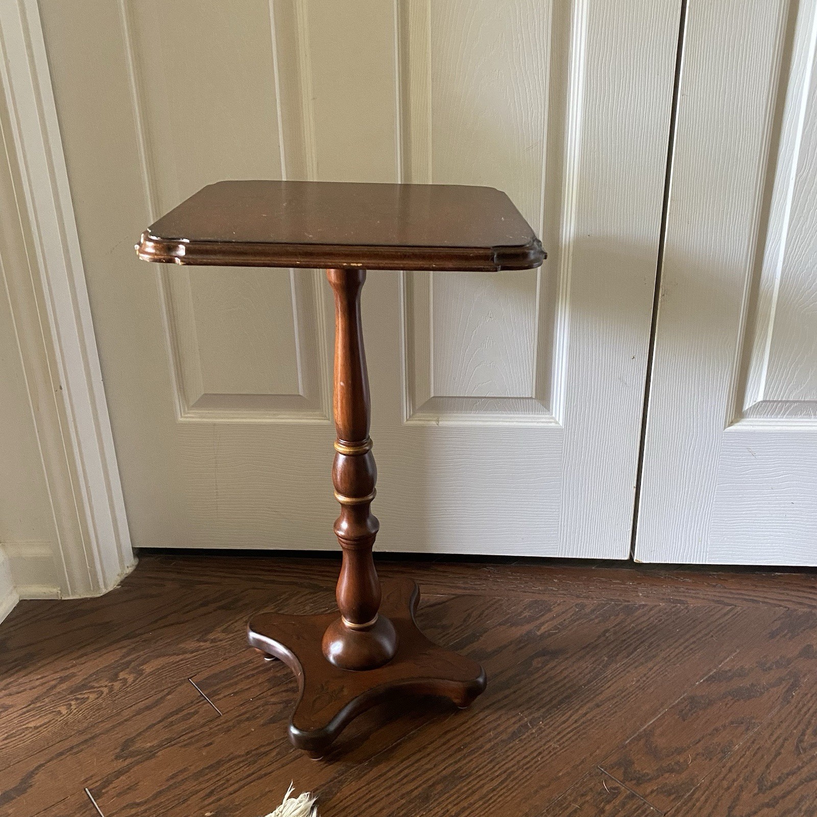 Vintage Bombay Company Wood Accent Tilt Side Table Plant Stand w/ Scroll Paint