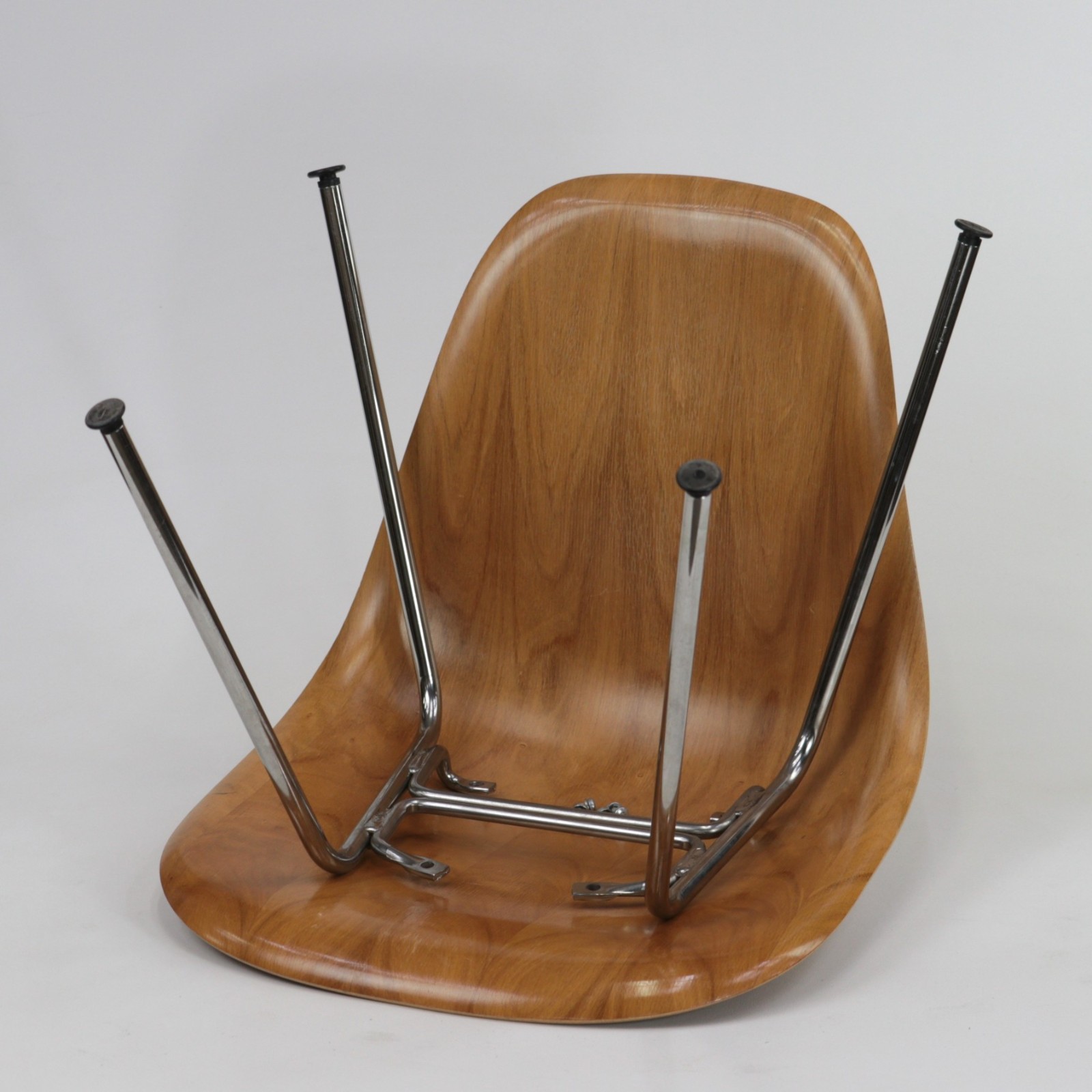 Herman Miller Eames Molded Wood Shell Chair in Santos, Cosmetic Damage, Read Des