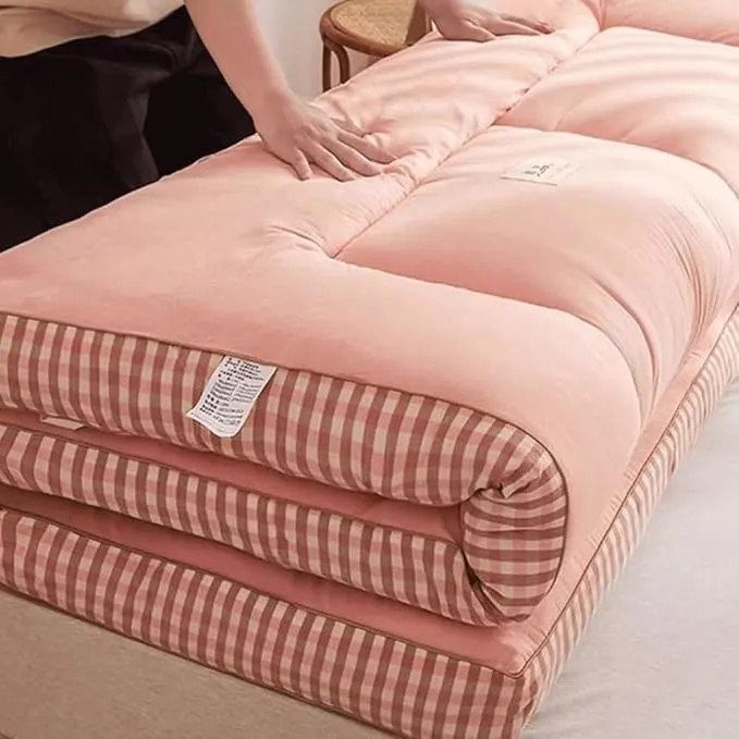 Queen Mattress Pad with Checkered 3D Edges – Soft Quilted Cushion, Breathable Be