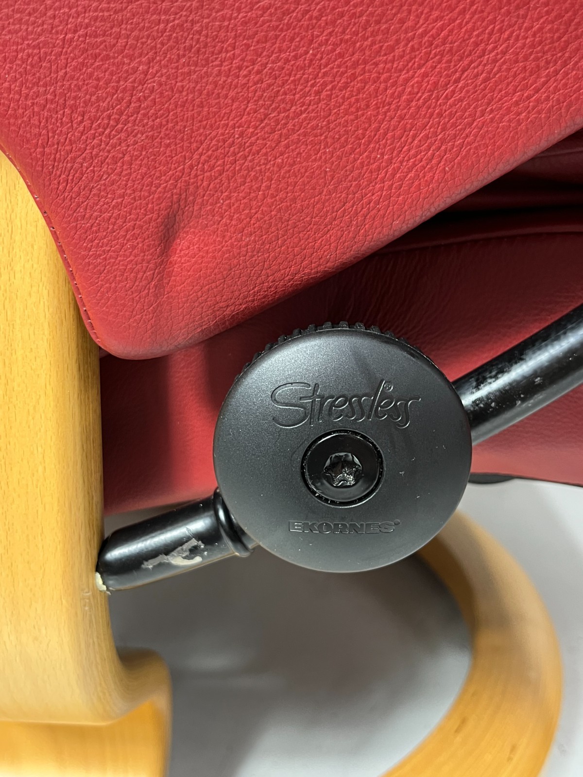 Ekornes Stressless Large SPIRIT Cherry Red Leather Swivel Recliner Chair Ottoman