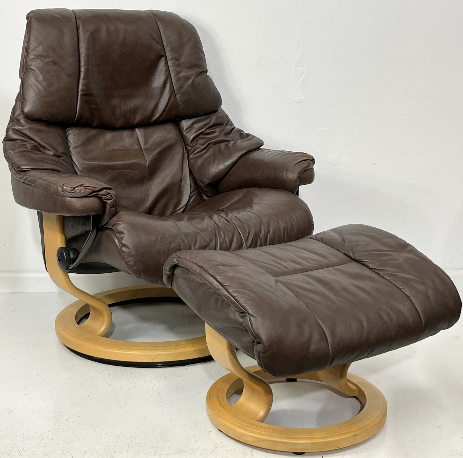 Ekornes Stressless Large RENO Brown Leather Swivel Recliner Chair & Ottoman