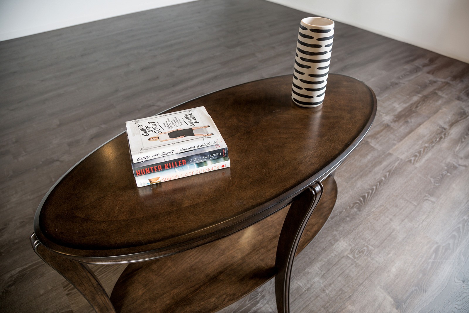 Traditional Style Oval Shape Sofa Table With Open Lower Storage Shelf And Curved