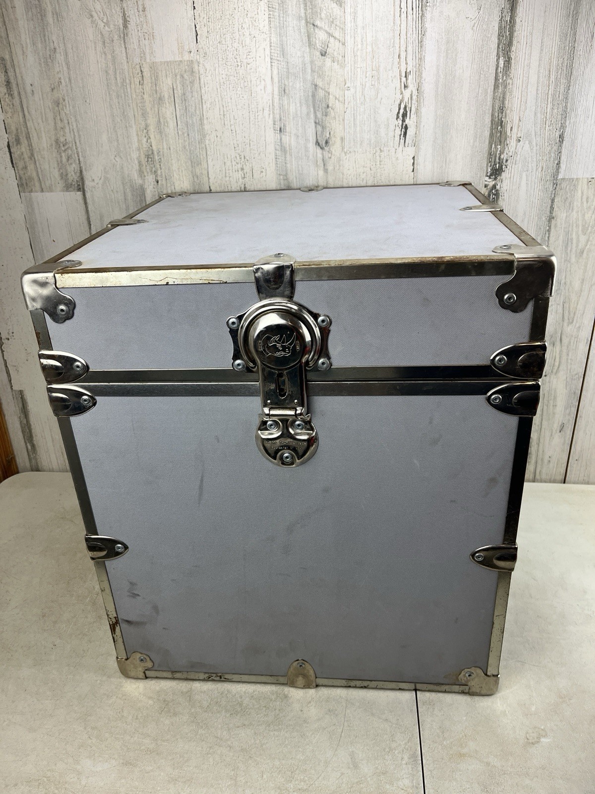 Rhino Storage Trunk Case Cubic Cube Footlocker 18x18x20.5 Gray – Pre-Owned Good