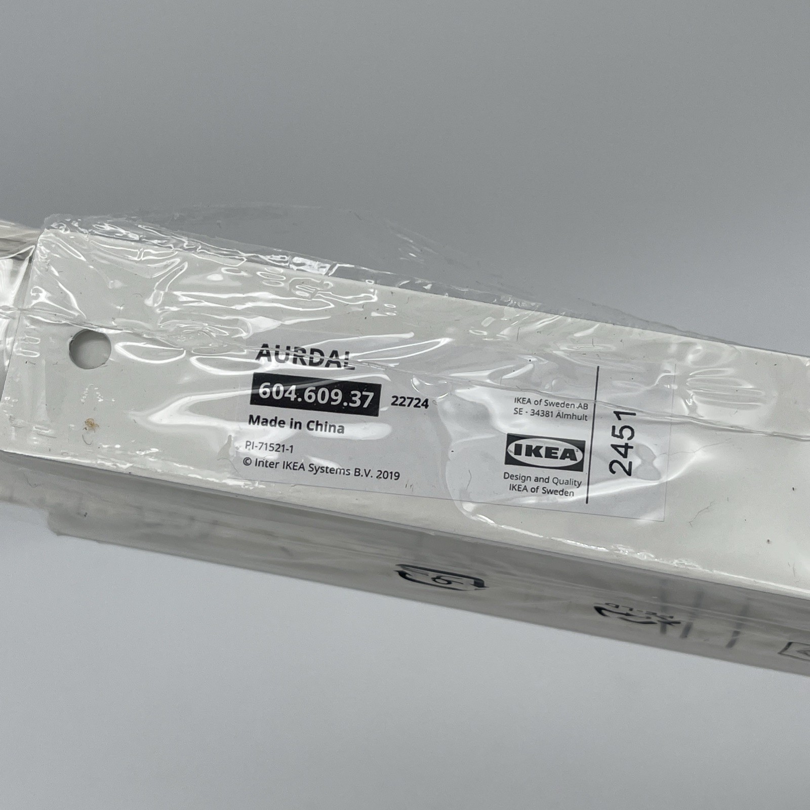 IKEA AURDAL Extendable Clothes Rail 22 3/8 “- 35 3/8”, White, New 604.609.37