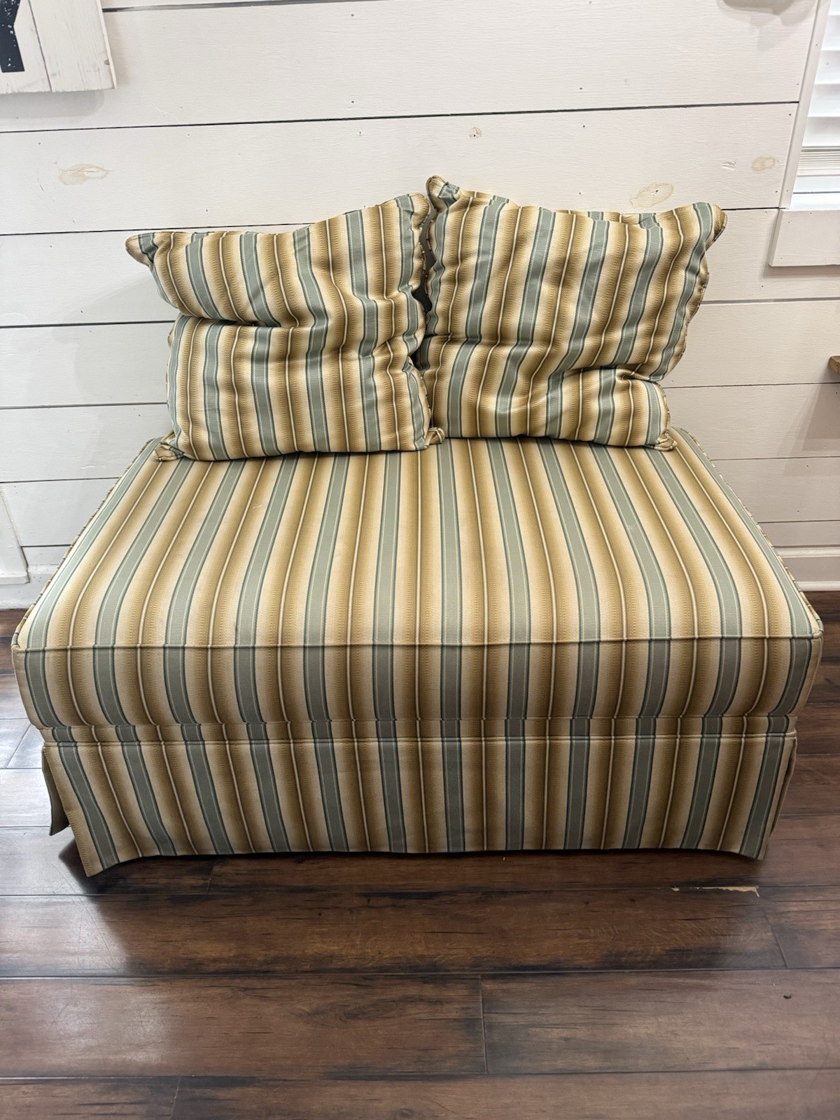 Ethan Allen Rolling Skirted Storage Ottoman Bench Foot Stool Striped & 2 Pillows