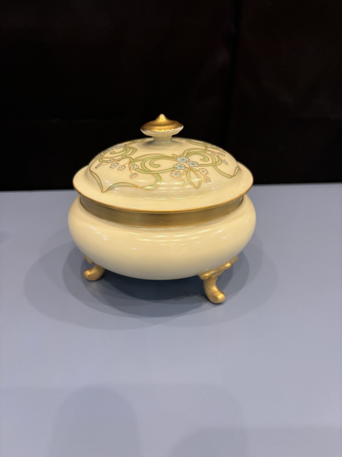 Beautiful Limoges France Dresser Porcelain Set Vanity Tray & Jars