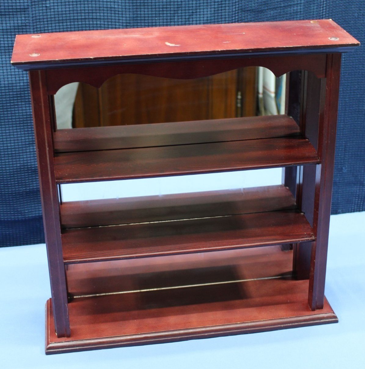 Vtg 1990’s Lenox Princeton Gallery Cherry 3 shelf mirrored display shelf (shelf