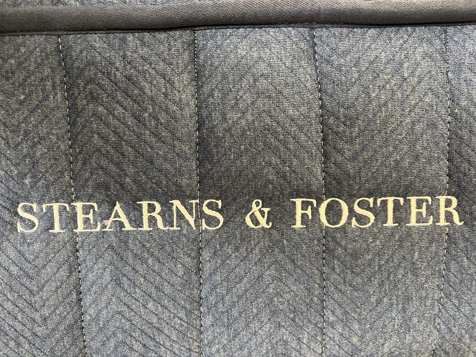 STEARNS & FOSTER LUX ESTATE KING MEDIUM Firm 14.5″ MATTRESS NEW CLEARANCE