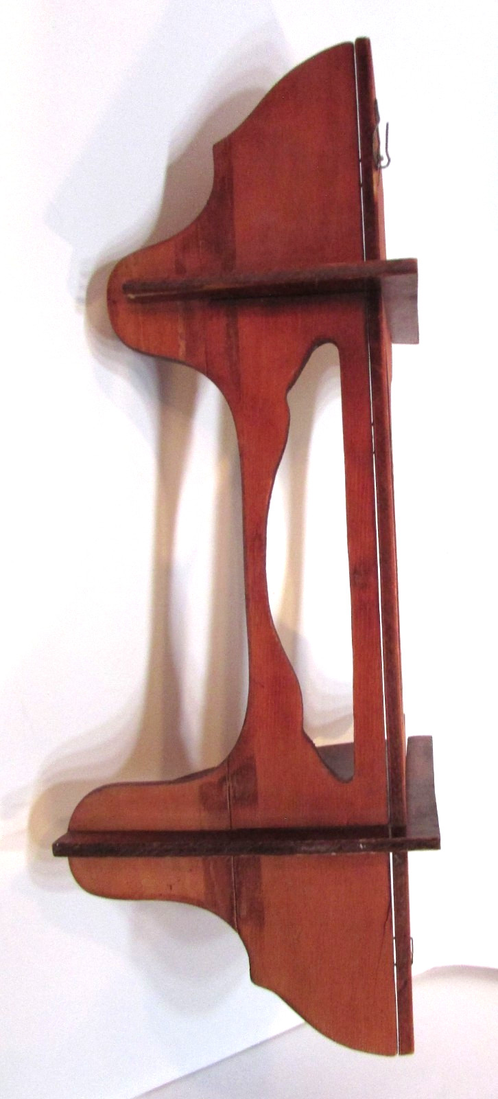 Old 1940s Handmade Cherry Stained Laminated Wood 16.5″ Tall Corner Curio Shelf