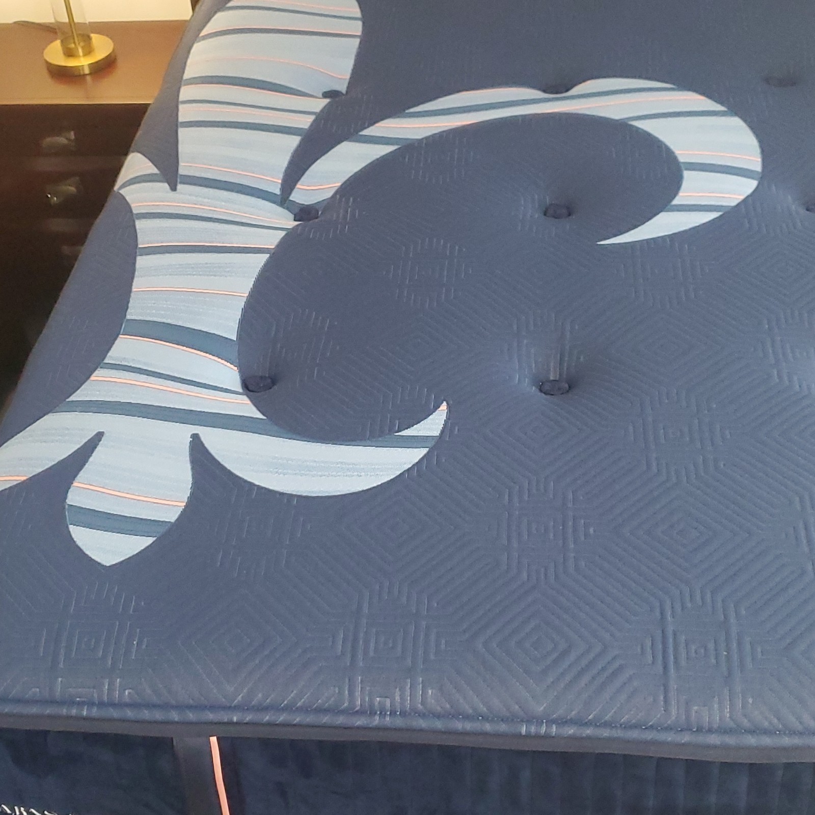 STEARNS & FOSTER RESERVE KING MEDIUM 16″ MATTRESS CLEARANCE + BONUS & FAST SHIP