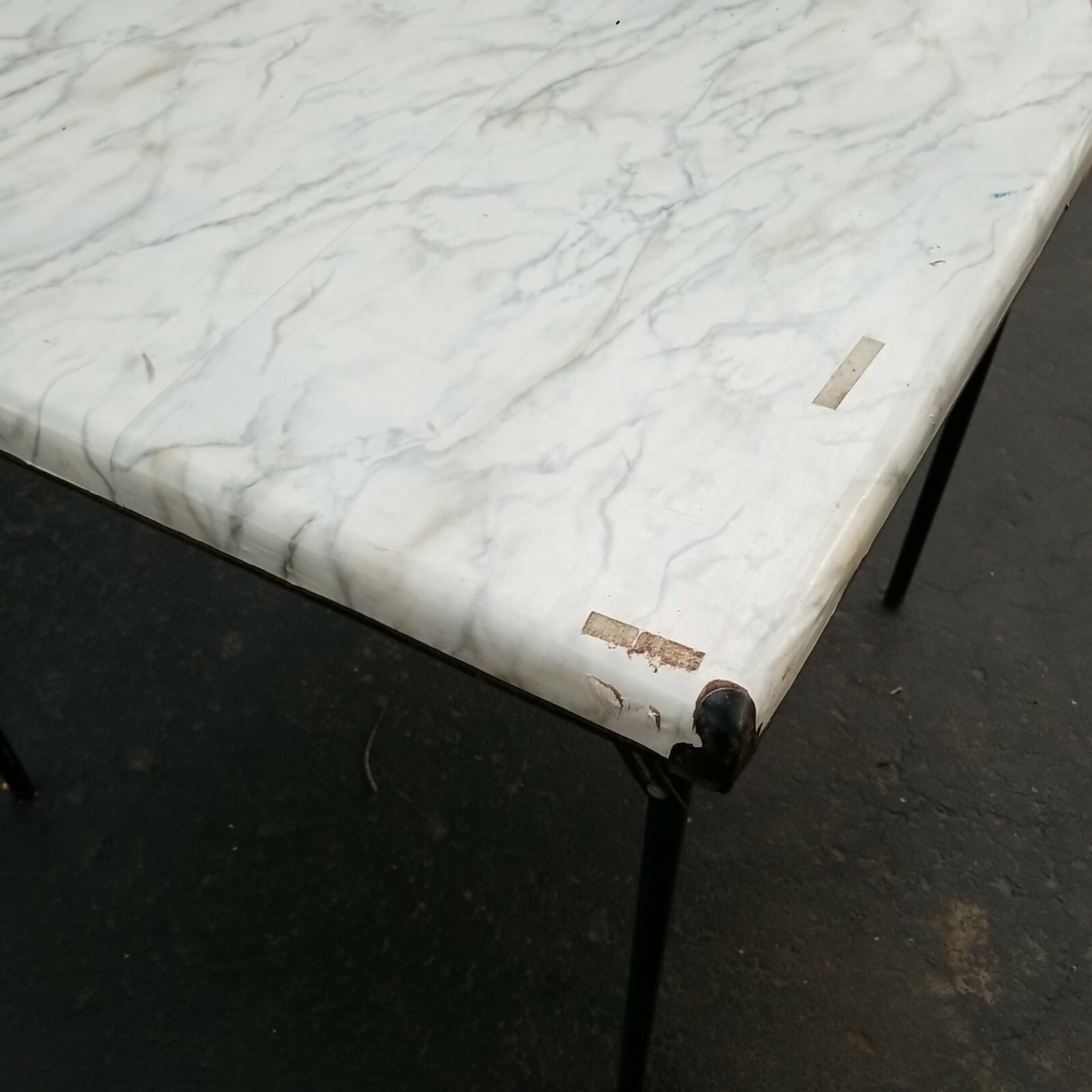 Vintage Folding Table 30″ Wood & Metal Card Game ~ Portable – Marble Paper Top E