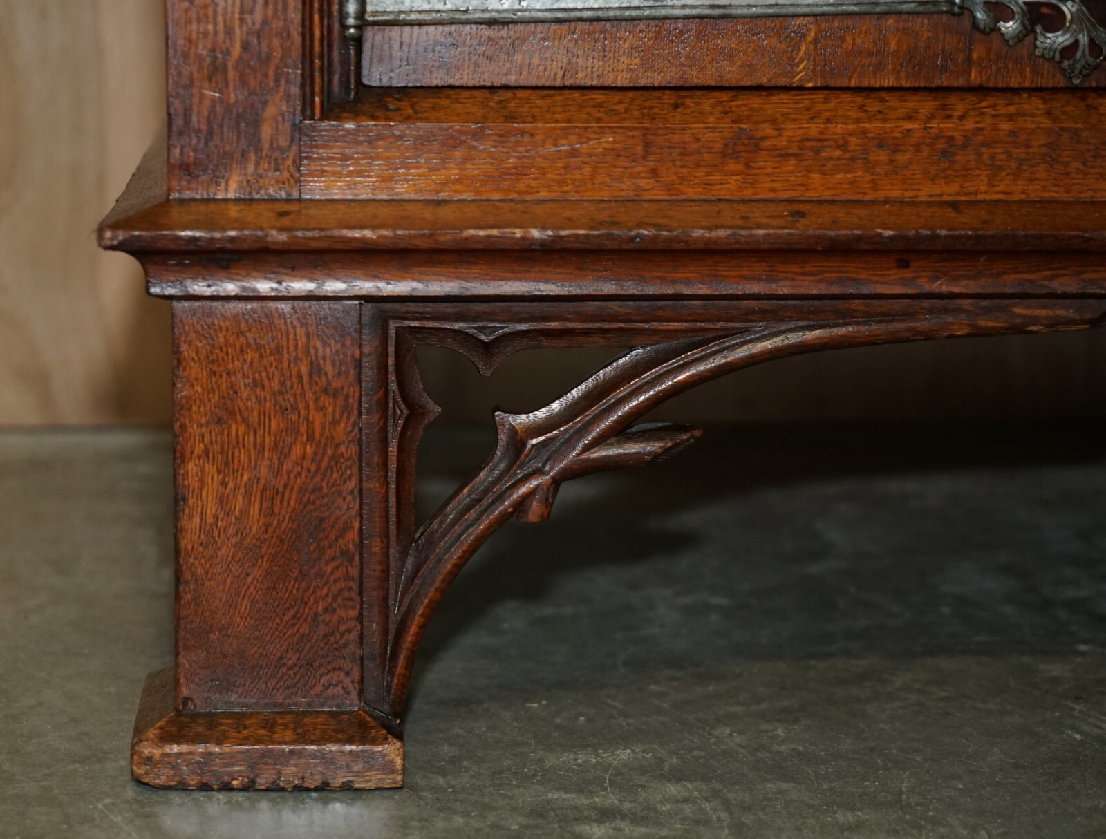EXQUISITE GOTHIC REVIVAL CIRCA 1860 HAND CARVED SIDEBOARD MUST SEE PICTURES