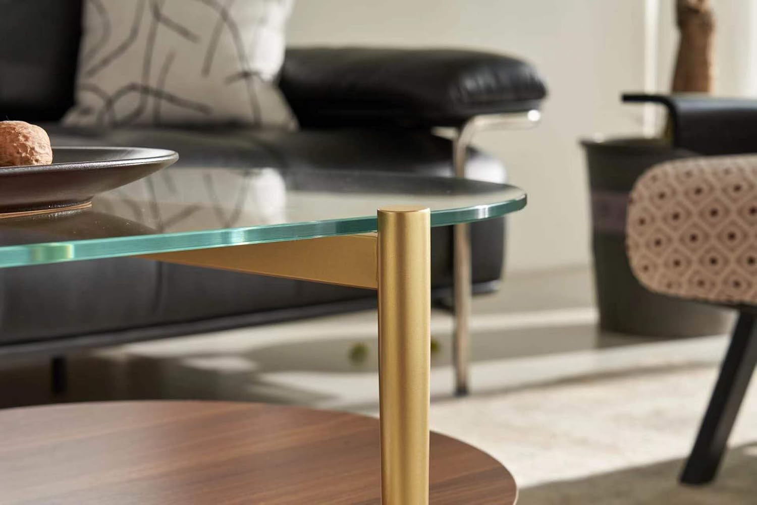 Oval Coffee Table, Mid-Century Modern Design, 2-Tier Structure, Clear Glass Top