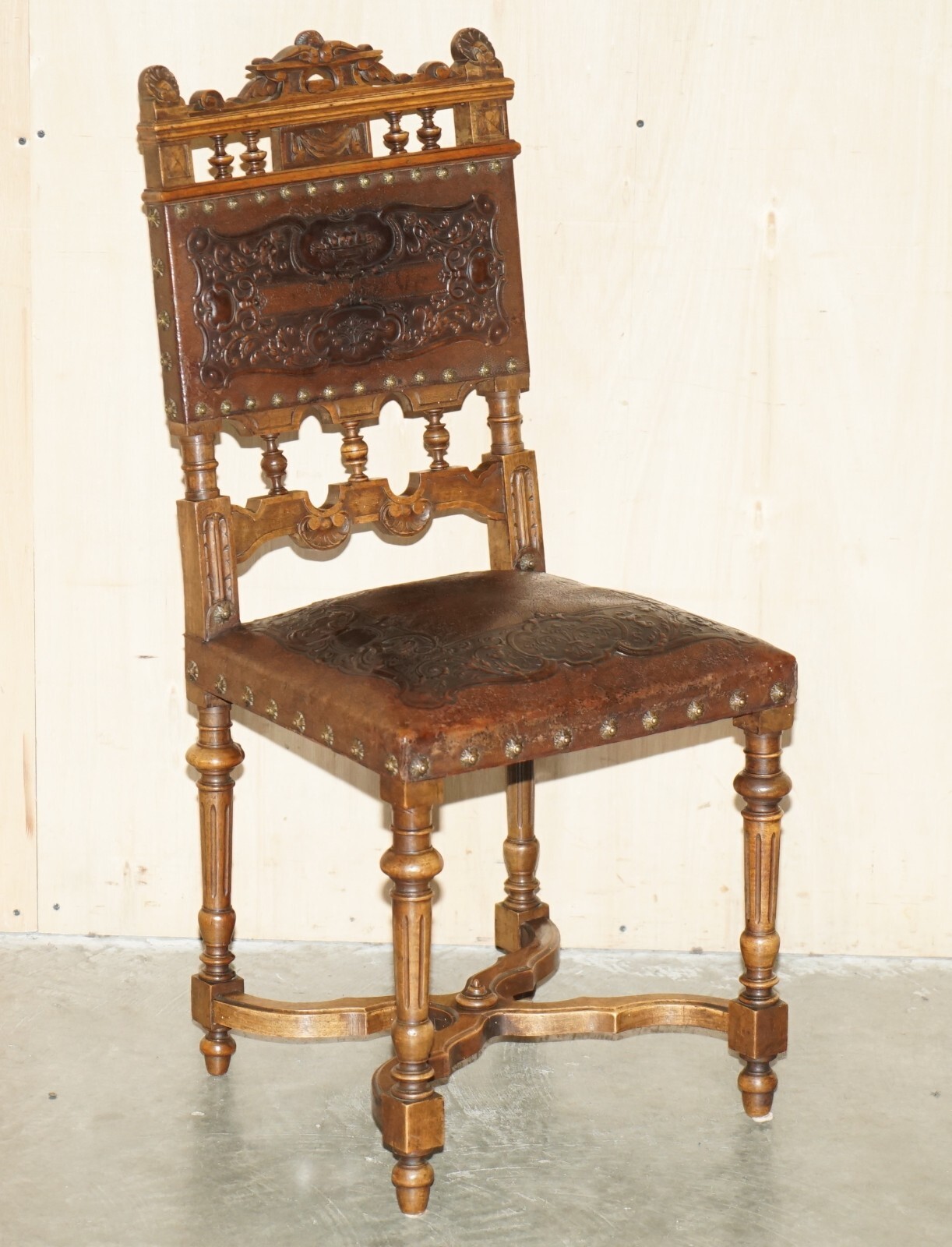 LOVELY SET OF 6 HENRY II CIRCA 1880 FRENCH OAK & EMBOSSED LEATHER DINING CHAIRS