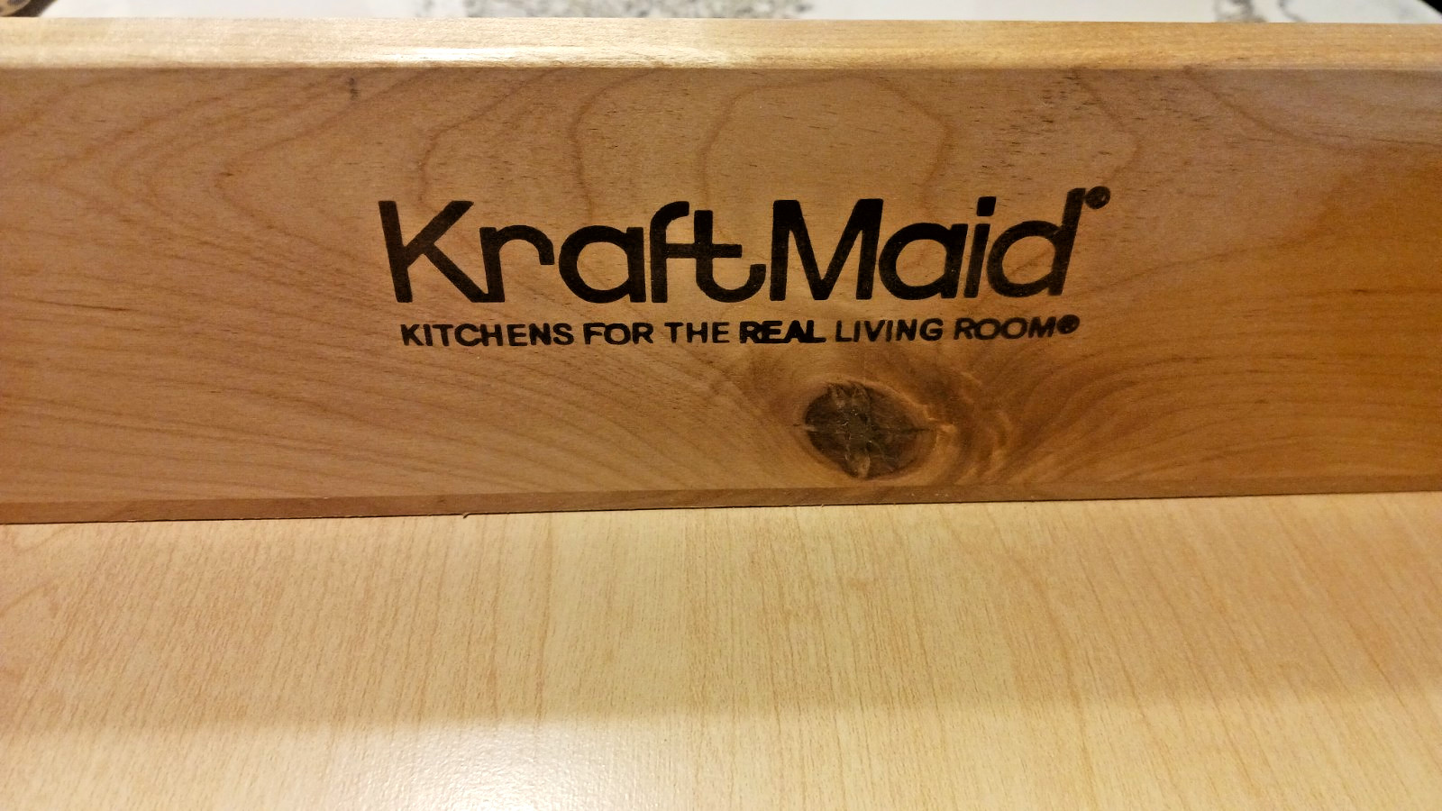 KRAFTMAID Drawer Box New 17.5″ W x 4″ H x 20.5″L