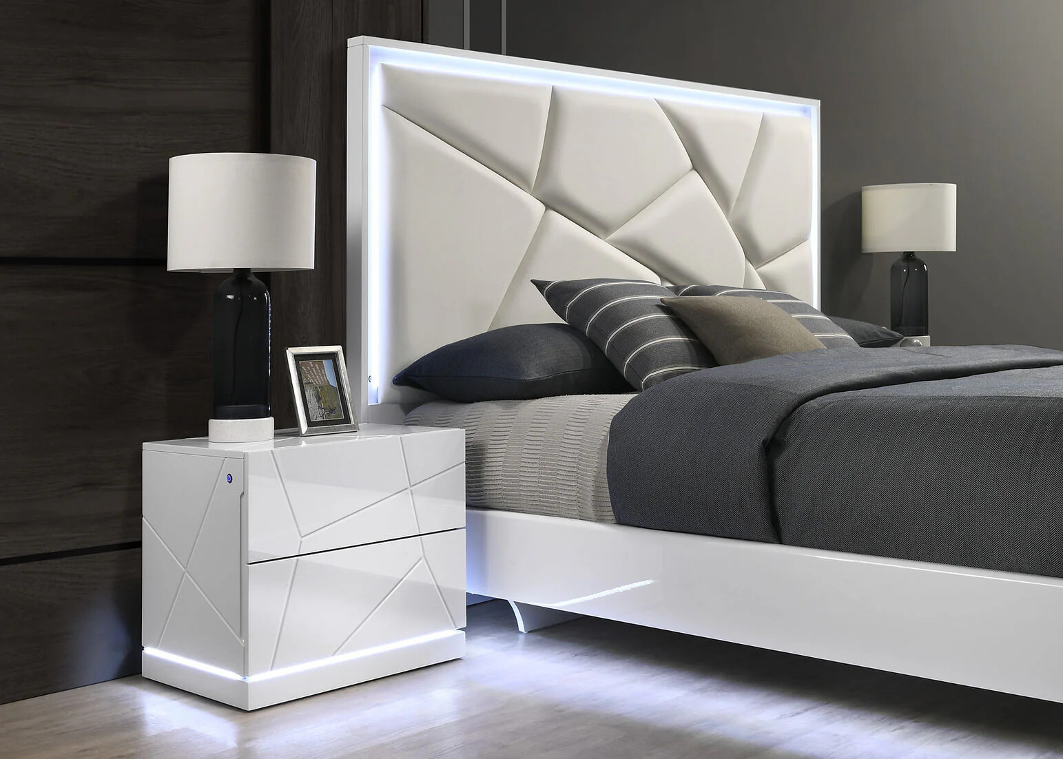 NEW Modern Italian LED 5PC Gloss White Queen King Contemporary Bed Set B/D/M/N/C