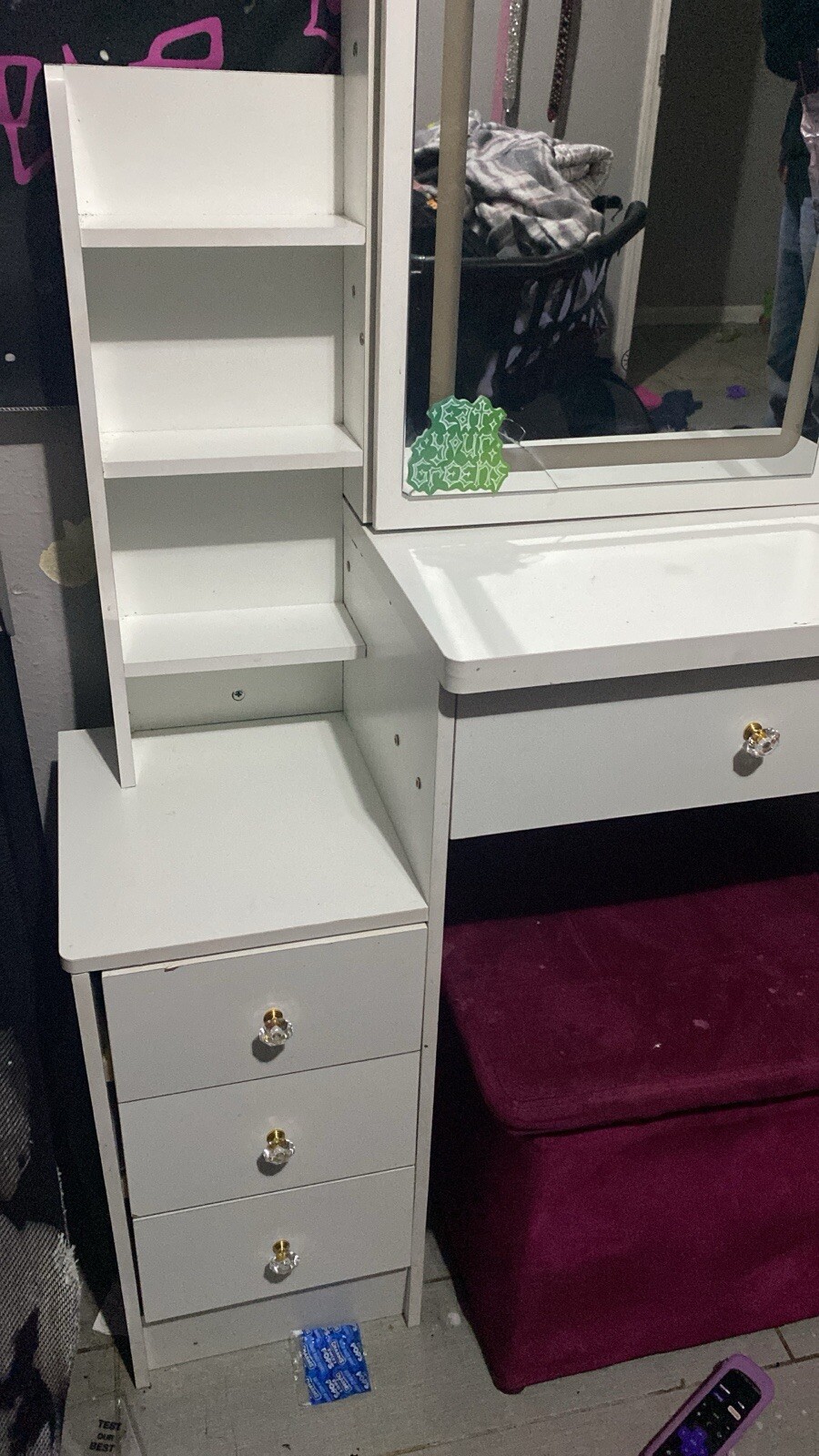 VANITY NEED IT GONE FAST