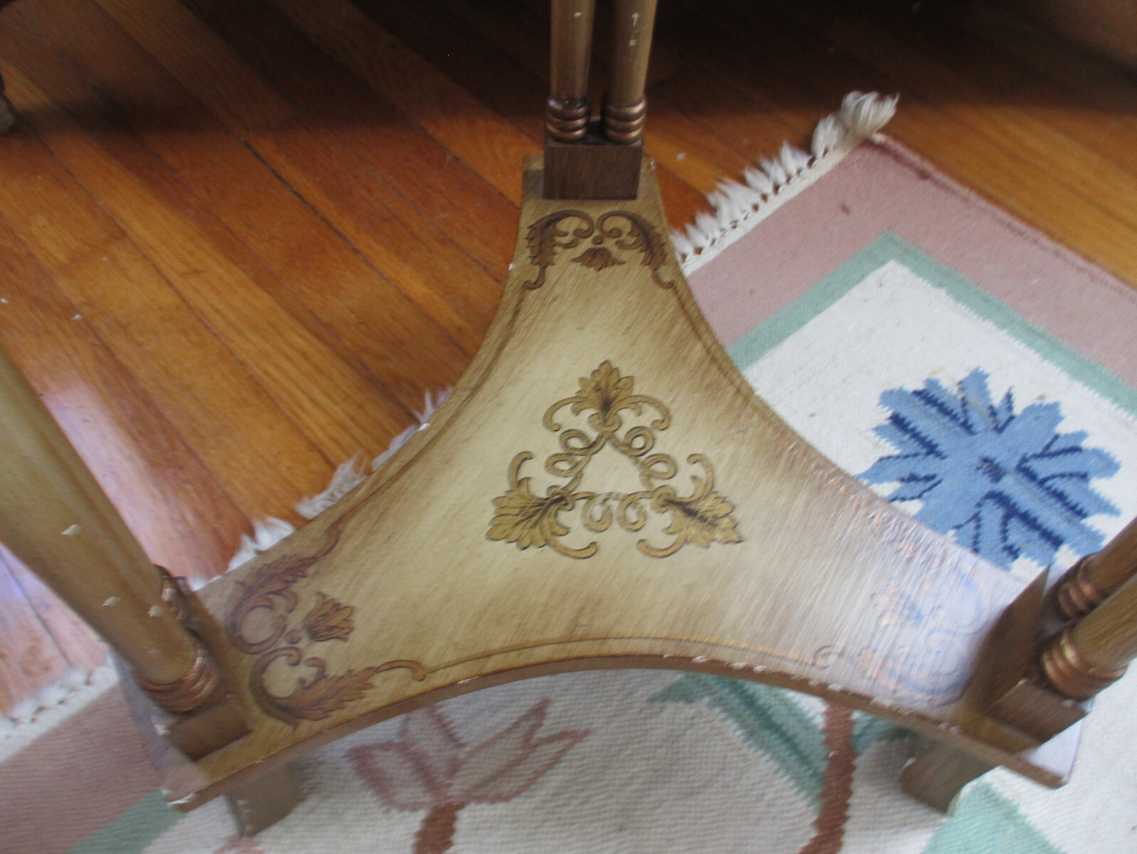 BOMBAY COMPANY French Fleur-De-Lis Accent Table Painted w/ Drawer Vintage