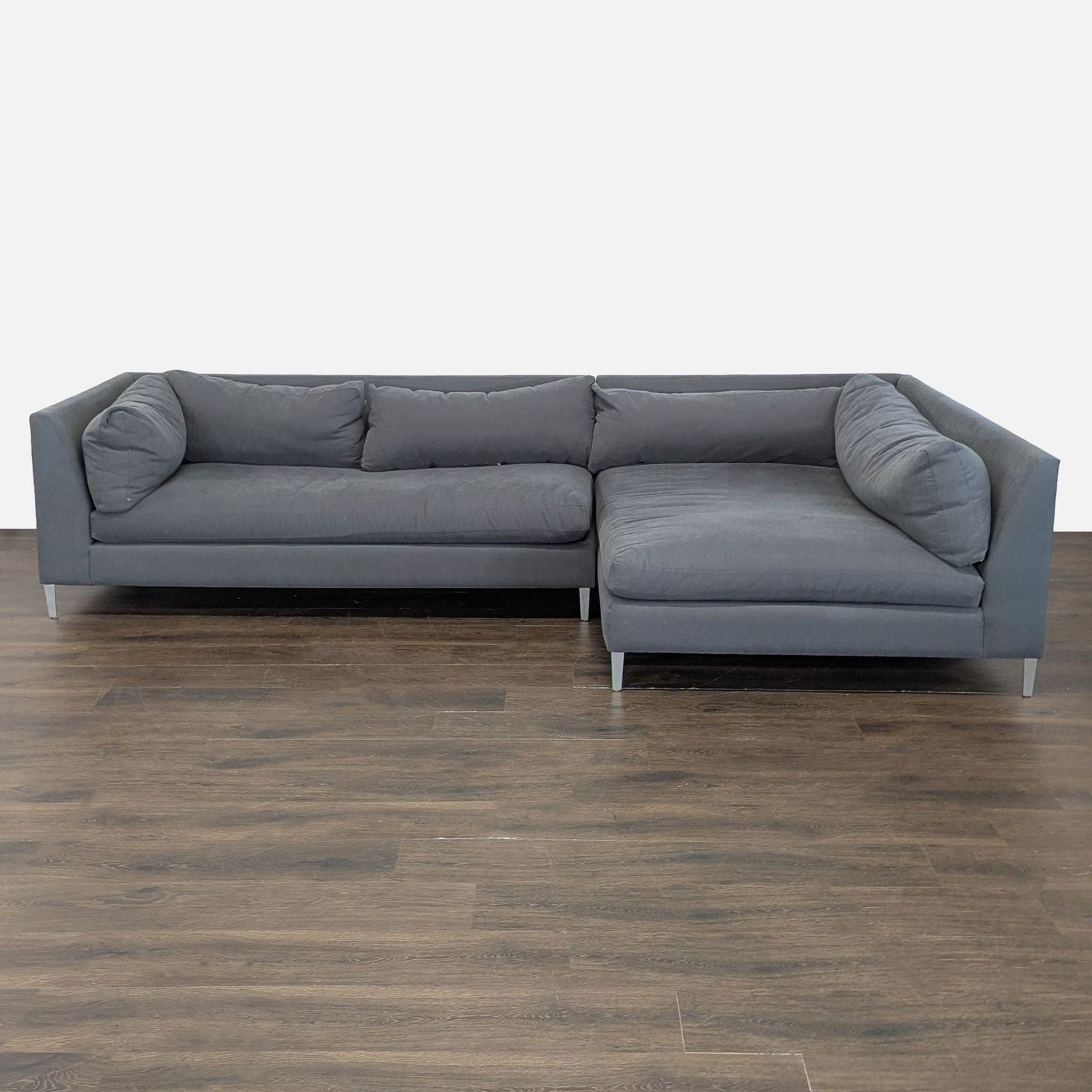 Crate & Barrel Gray Modern Sectional Sofa – Stylish & Spacious