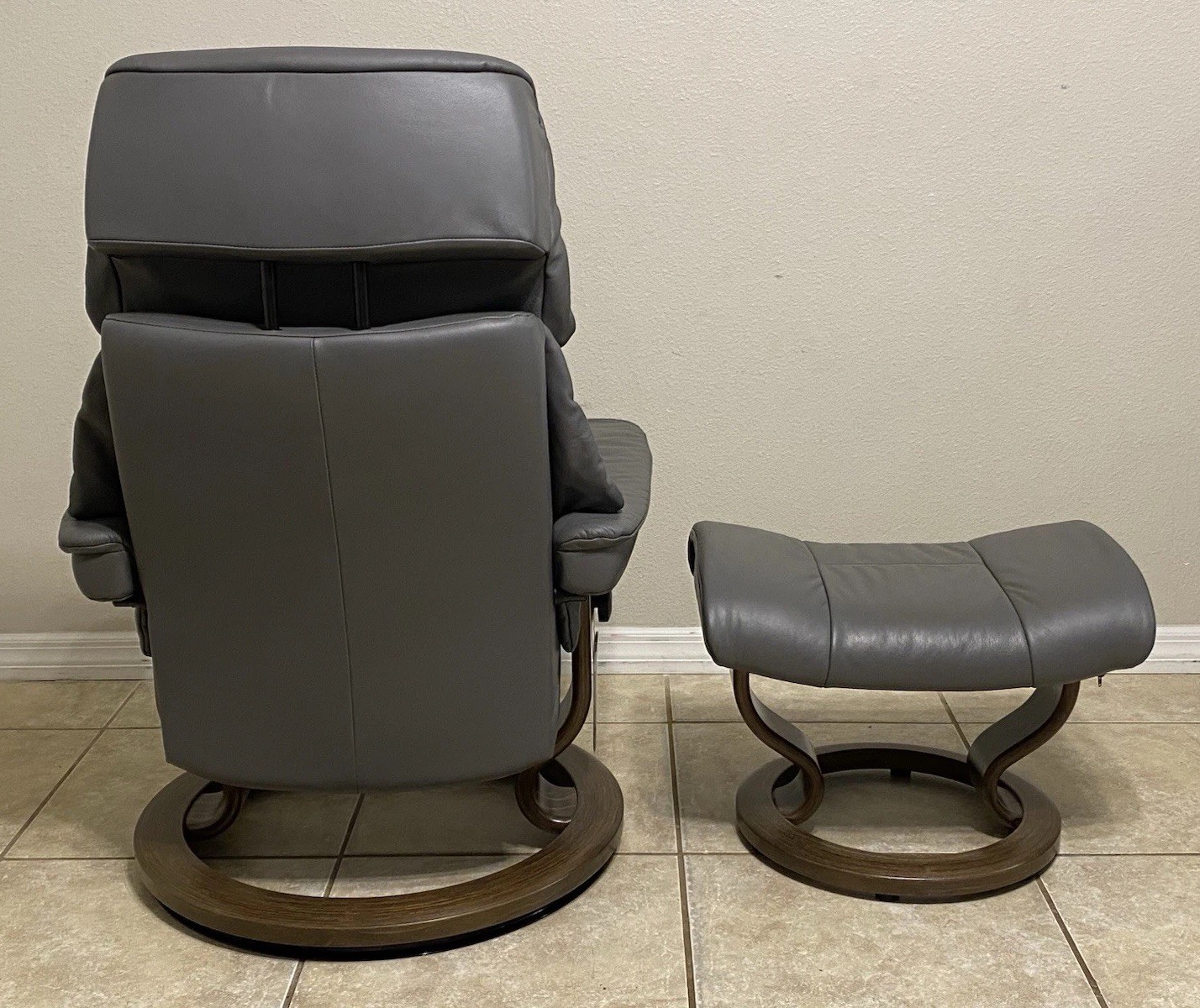 Ekornes Stressless ‘Ruby’ Leather Recliner Chair & Ottoman Norway Furniture MCM