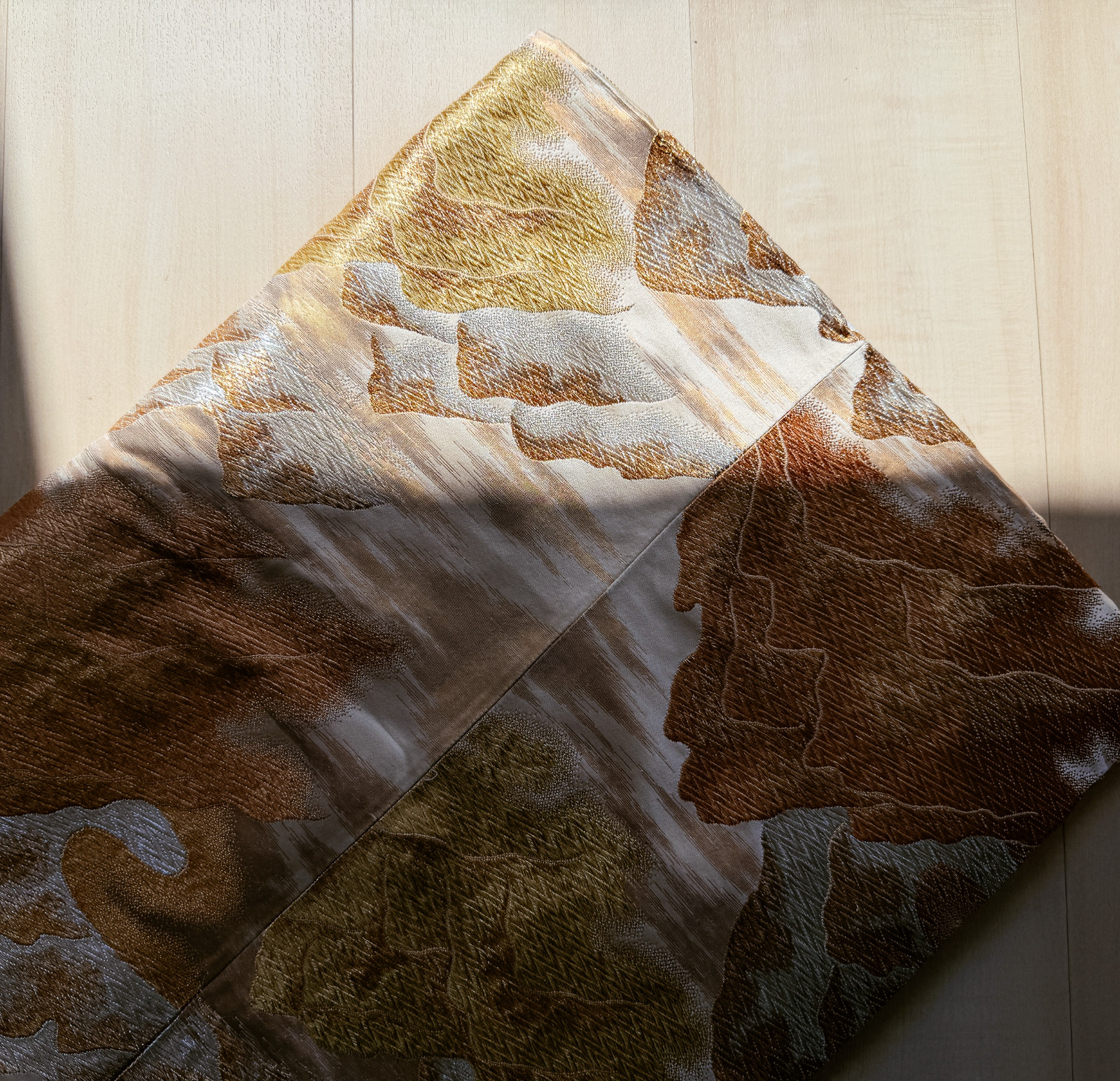 LUXURIOUS GOLD JAPANESE OBI SILK CUSHION COVER – ONE-OF-A-KIND