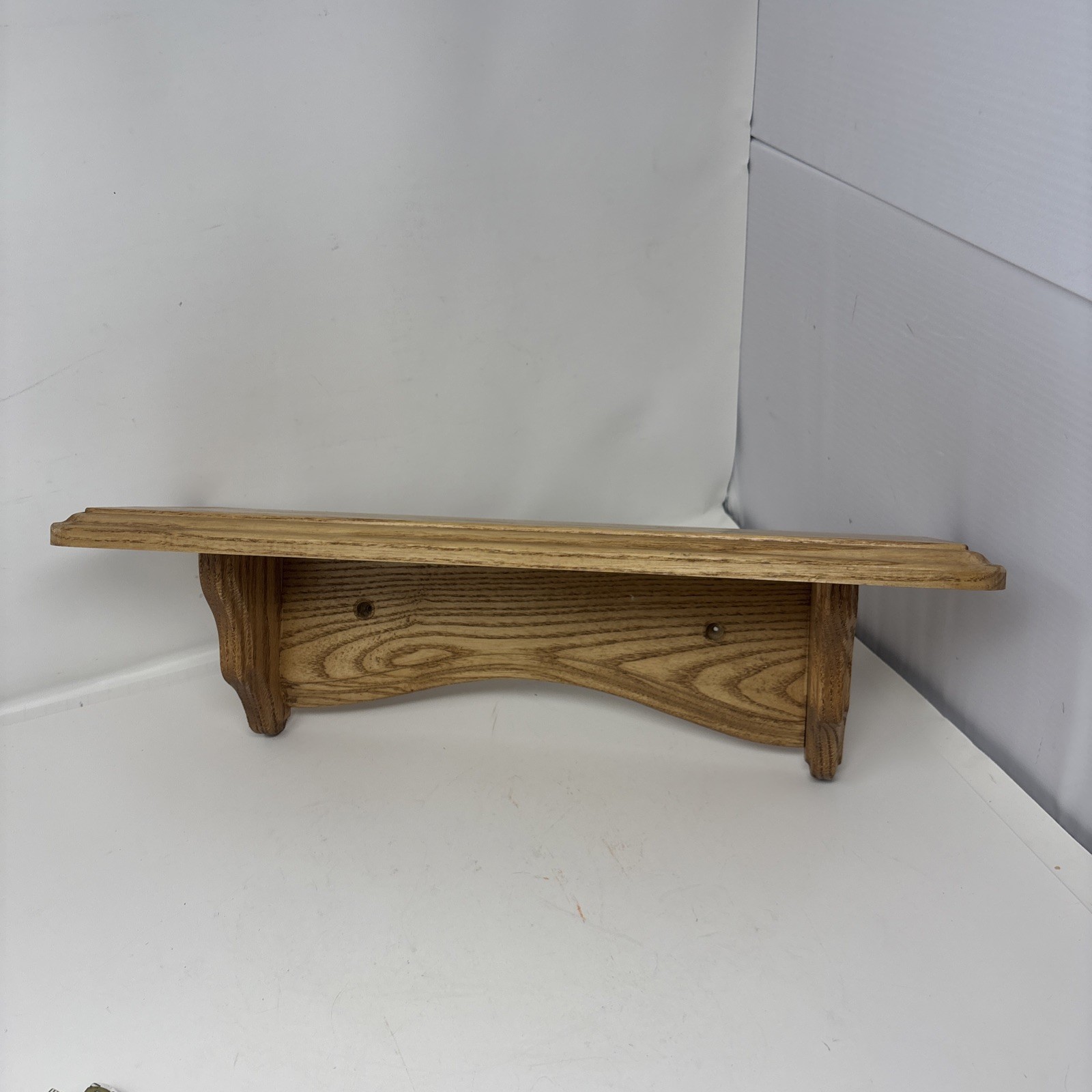 Vtg GOODWARD’S Custom Woodworking Michigan Solid Oak Wall Shelf Scalloped 18″