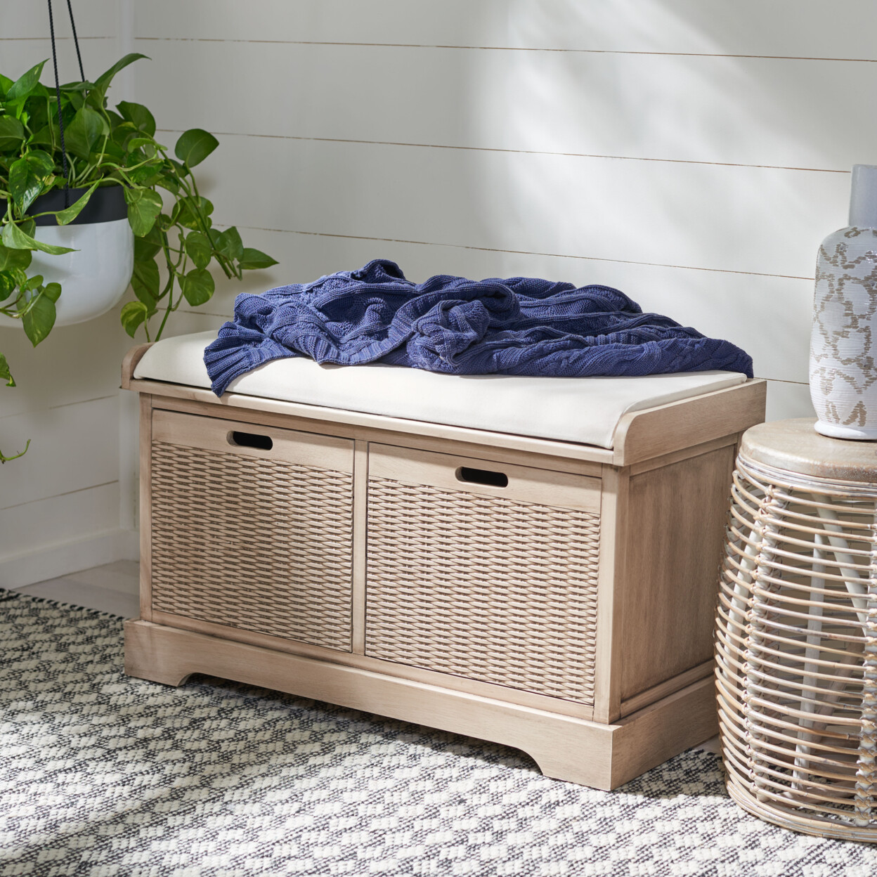 SAFAVIEH Landers 2-Drawer/Cushion Storage Bench | Sand |