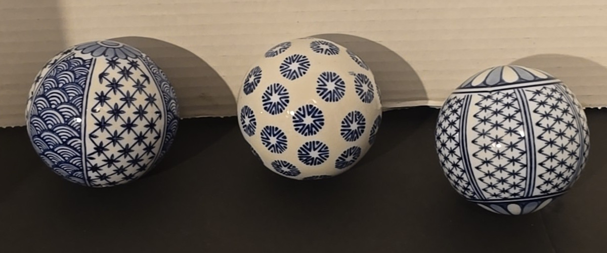 Vintage Porcelain Decorative Blue and White 3 Ceramic Orbs/Carpet Balls-READ
