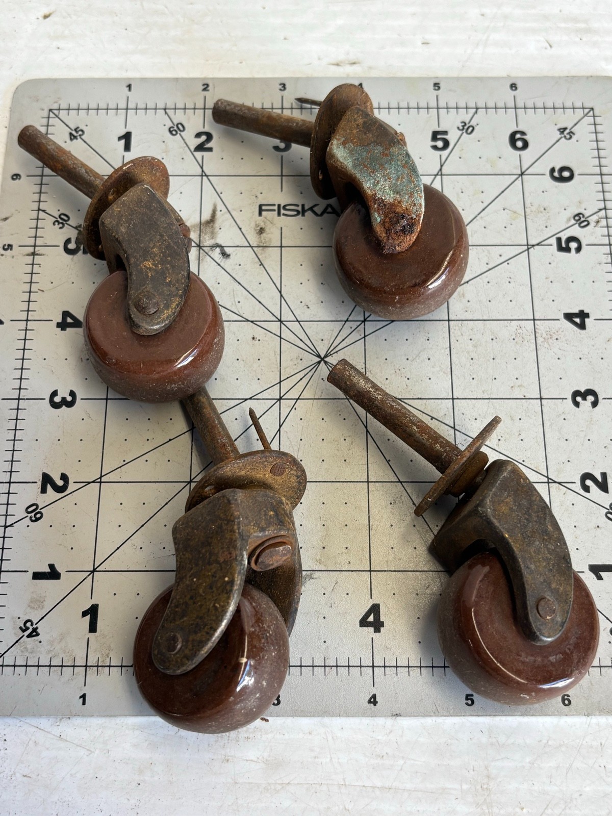 Lot 4 Vintage Brown Porcelain Furniture Stem Casters Wheels Rusty Parts