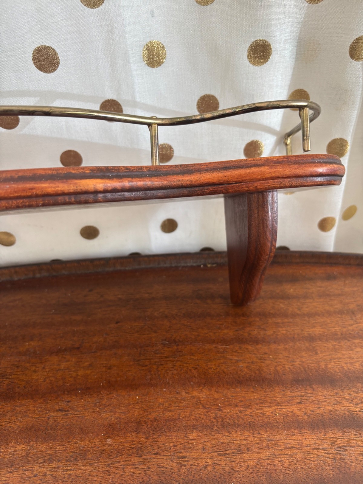Vintage HOMCO Wood Wall Shelf 16″ Brass Gallery Rail Plate Groove rack med brown