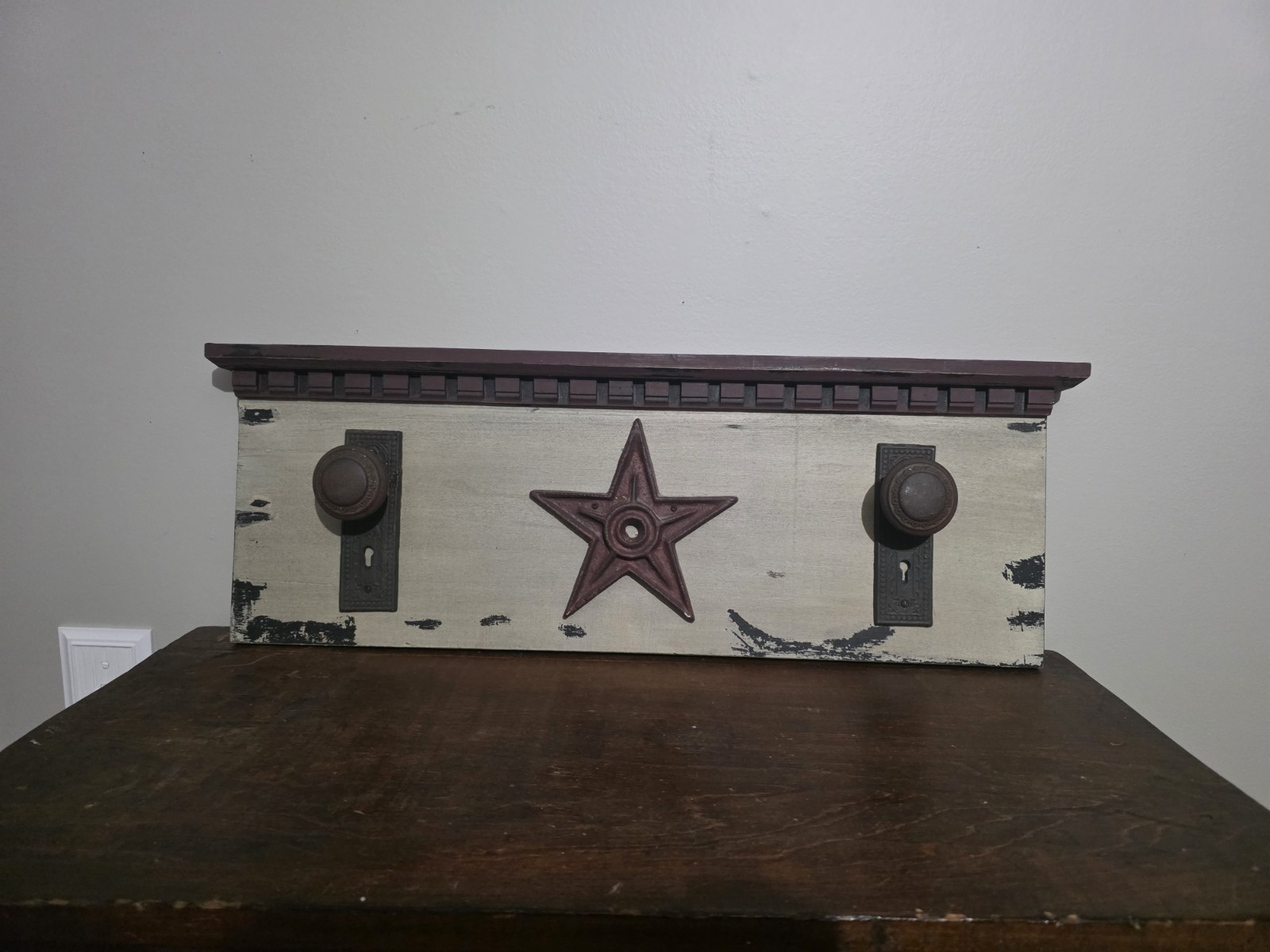 Rustic Primitive Distressed Wall Rack/Shelf