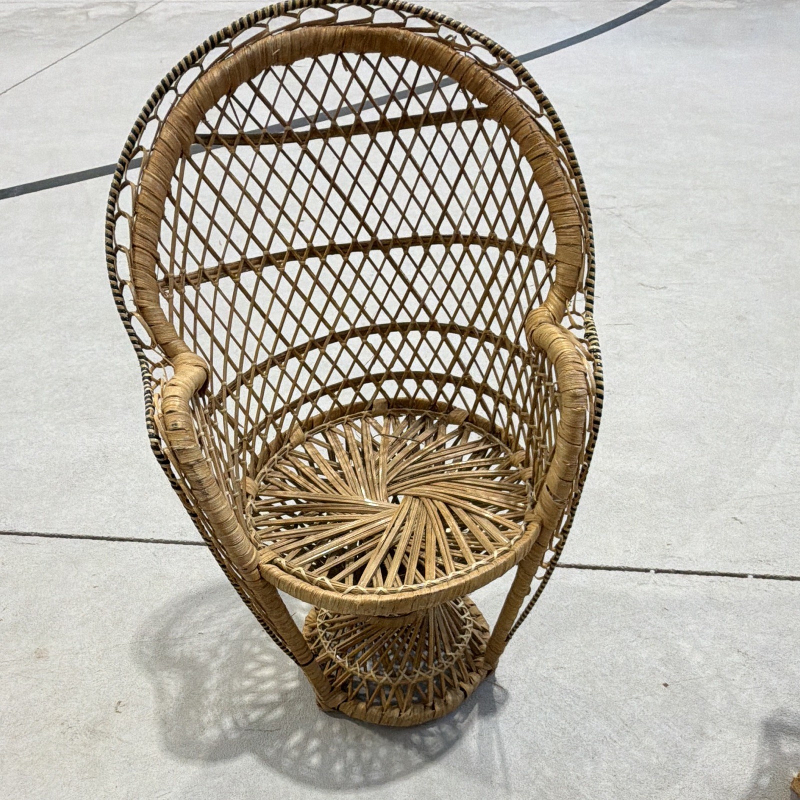 Brown Rattan/Wicker Accent Chair with Arms, Rounded Back, 15x10x8 in