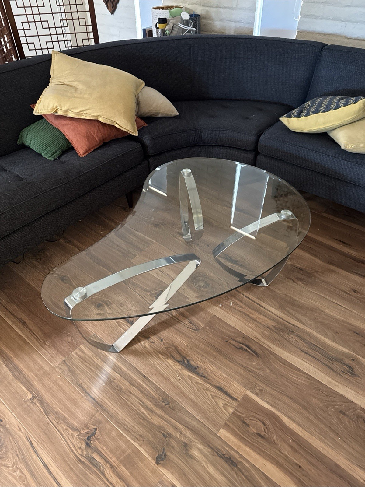 Magnussen Home Furniture Mid-Century Free Form Clear Glass Coffee Table 48×33