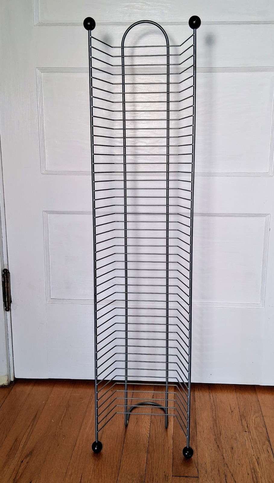 38 Inch Metal DVD / Game Storage Rack Tower Holds 45 Discs Wire Stand Vintage
