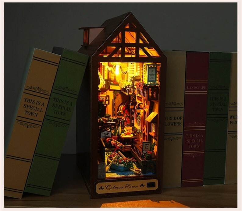 Romantic Town Book Nook – Book Shelf Insert – Bookcase with Light for Adult
