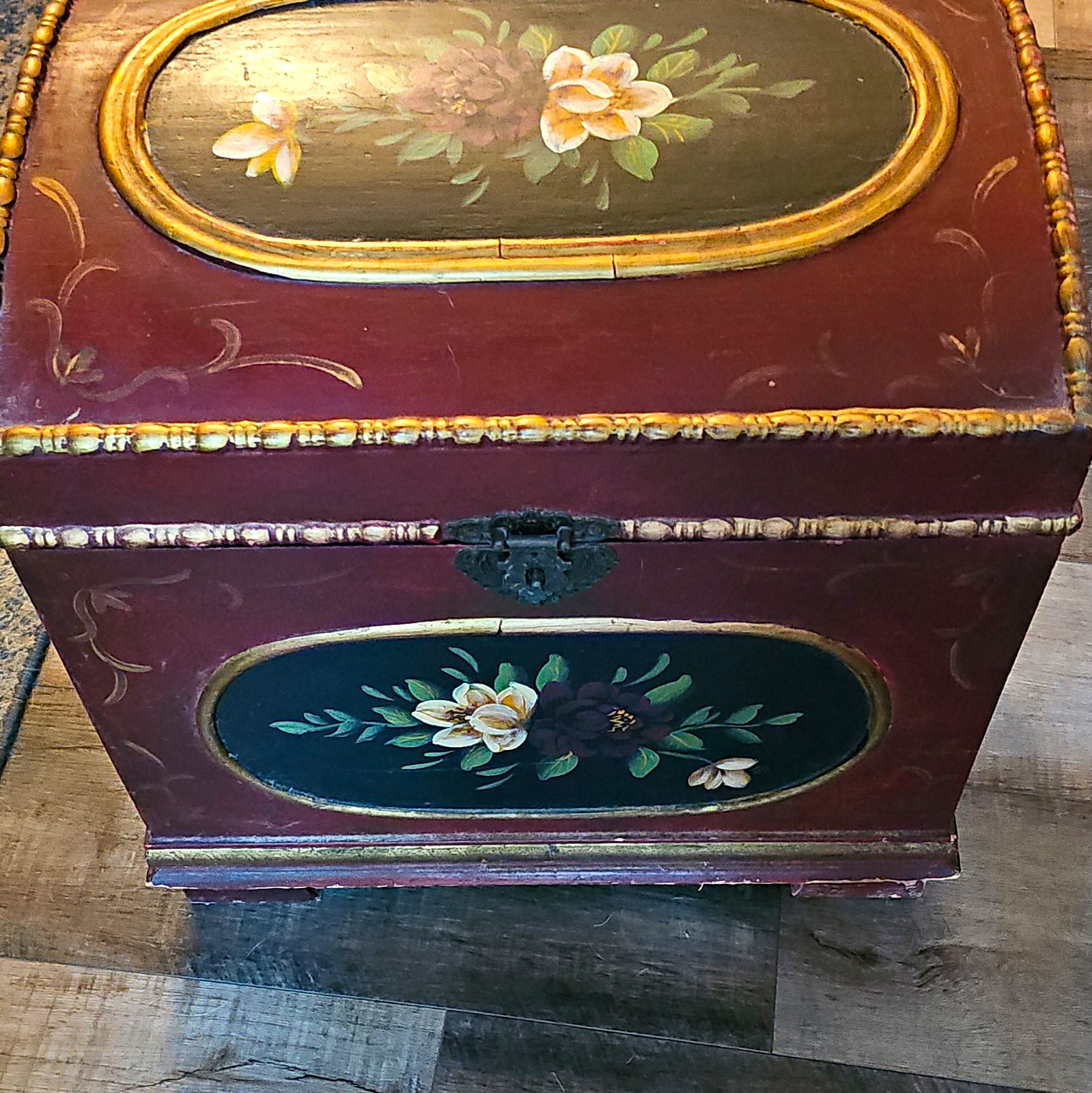 Hand Painted Floral Wood Chest Trunk Hinged Lid Metal Handles 17x13x18