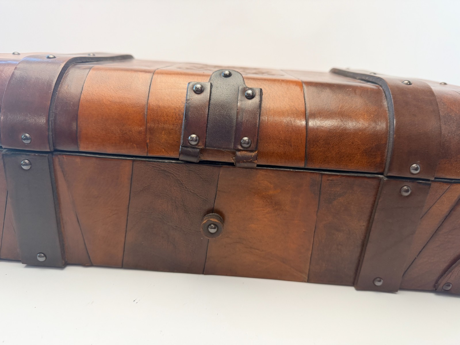 Needs Repair Wesley Bober 1970’s Vintage Hand-Crafted Leather Chest Box Cigar