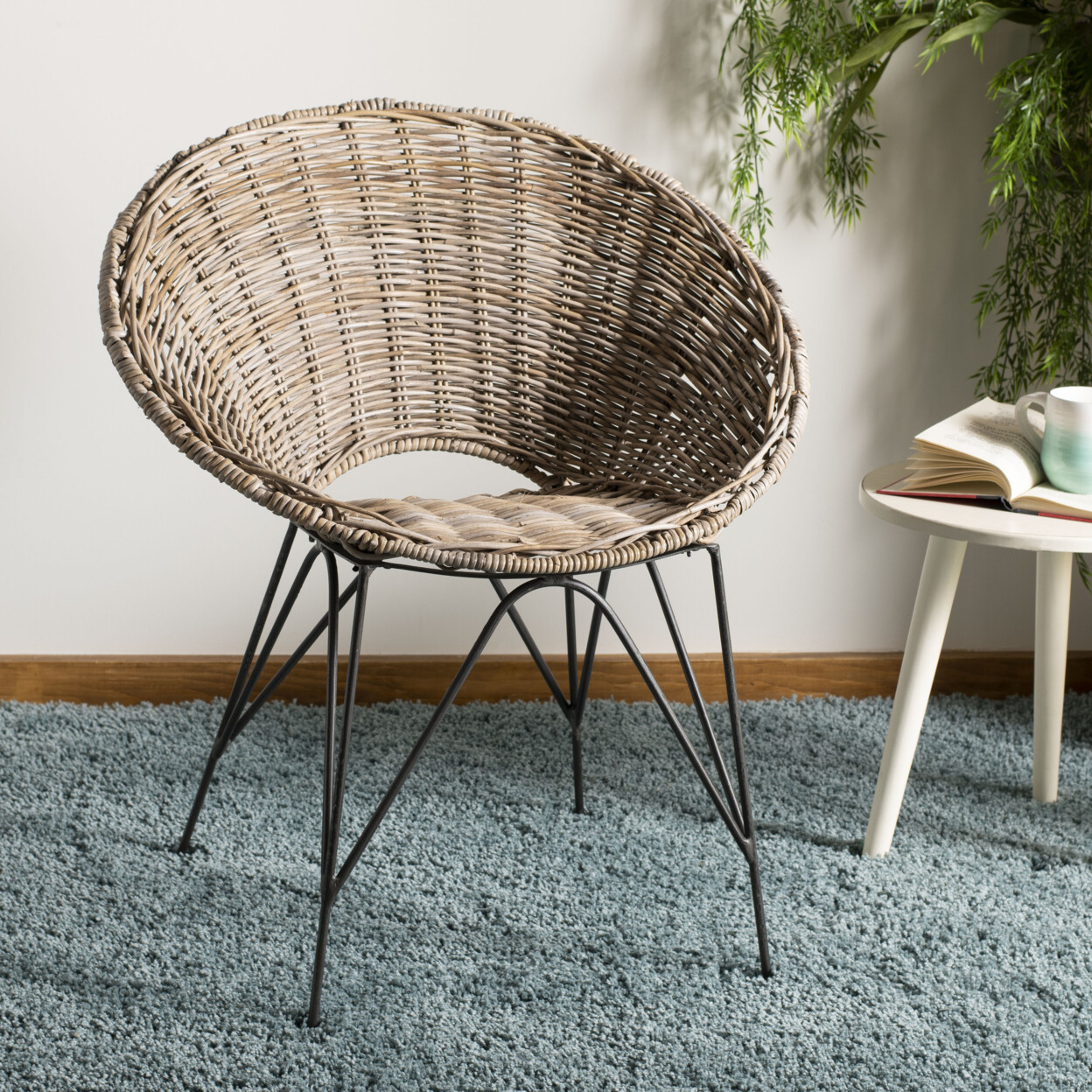 SAFAVIEH Sierra Rattan Accent Chair | Grey Wash/ Dark Steel |
