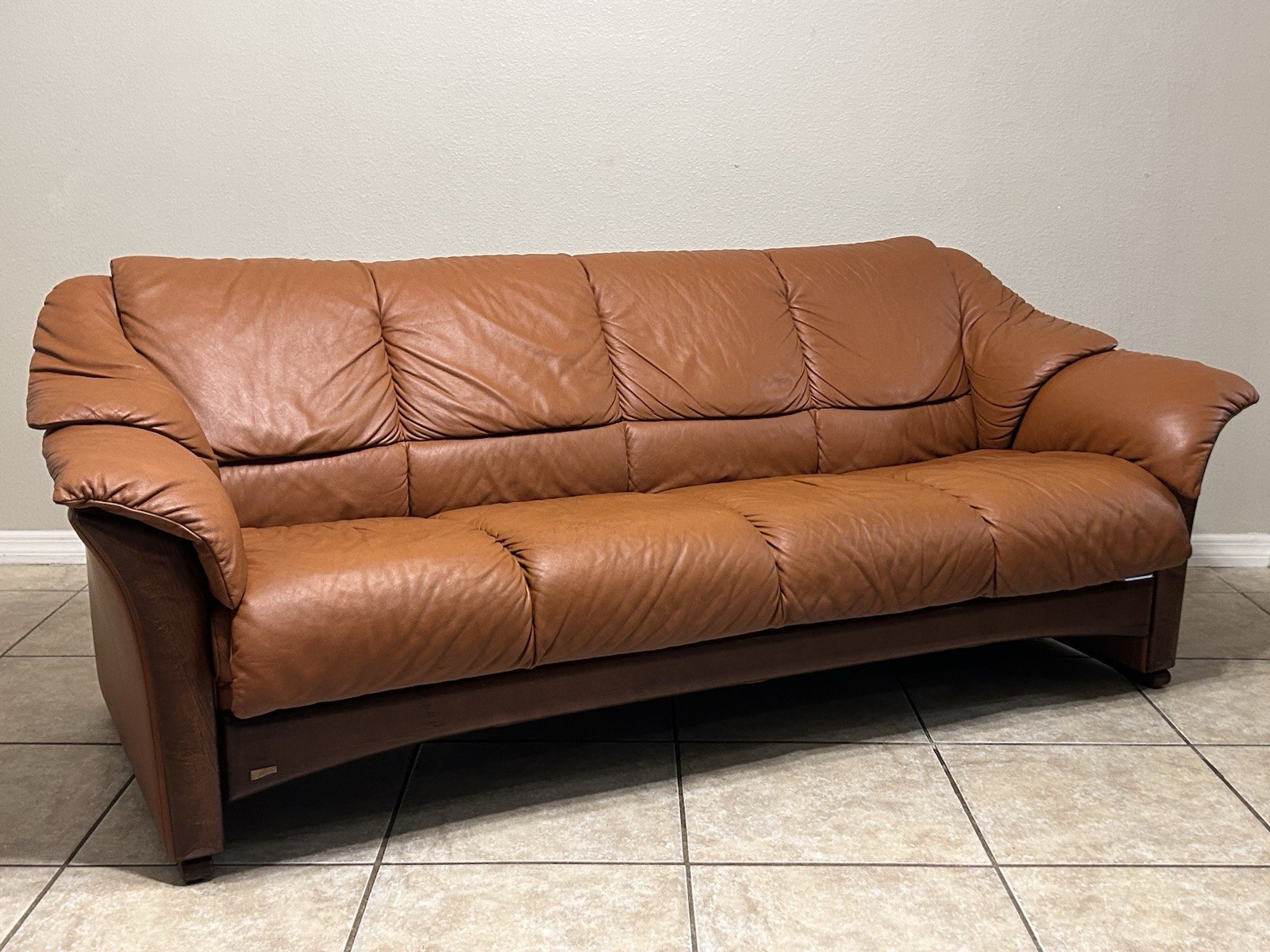 Ekornes Stressless ‘Oslo’ Leather Sofa Norway Fine Living Room Furniture Modern