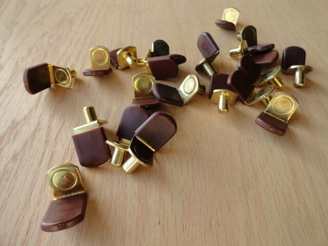 Shelf Pins Bright Brass 1/4″ 20 pcs Coated Foot/Rest Free Shipping