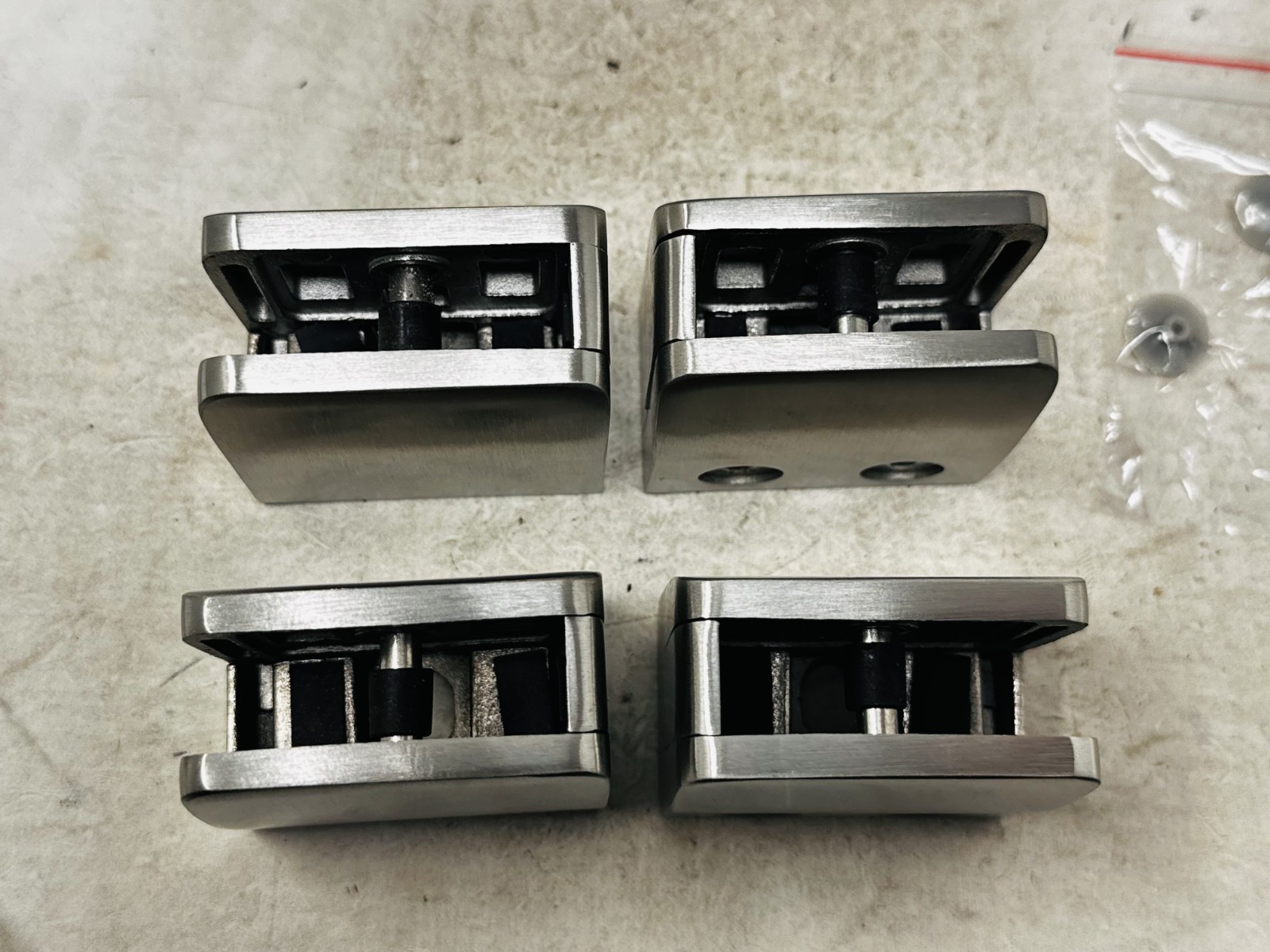 4pcs Glass Clamp Bracket for ⅓” – ½” Tempered Glass, Steel 304 Flat Square Clip