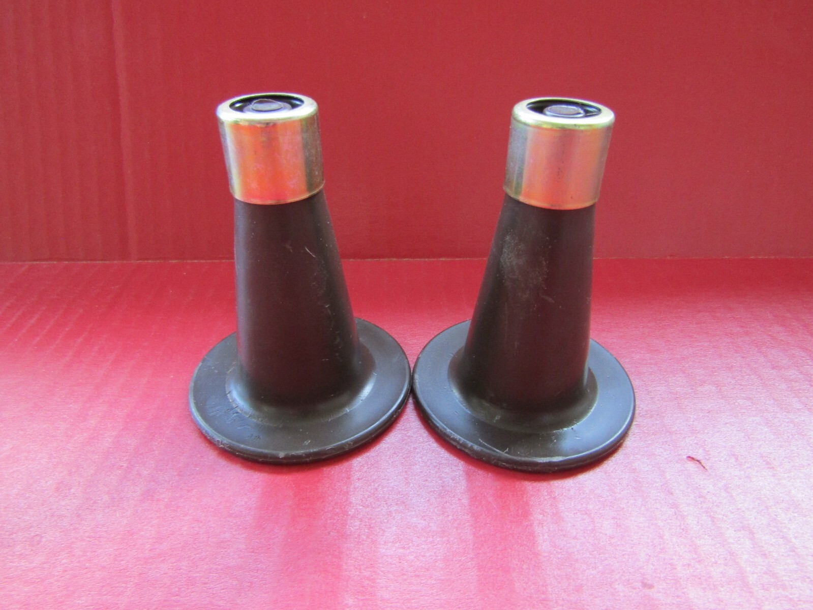 BED FRAME FEET Set Of 2 3.75″ Tall 3″ Leg Glides Plastic Center Rail Supports