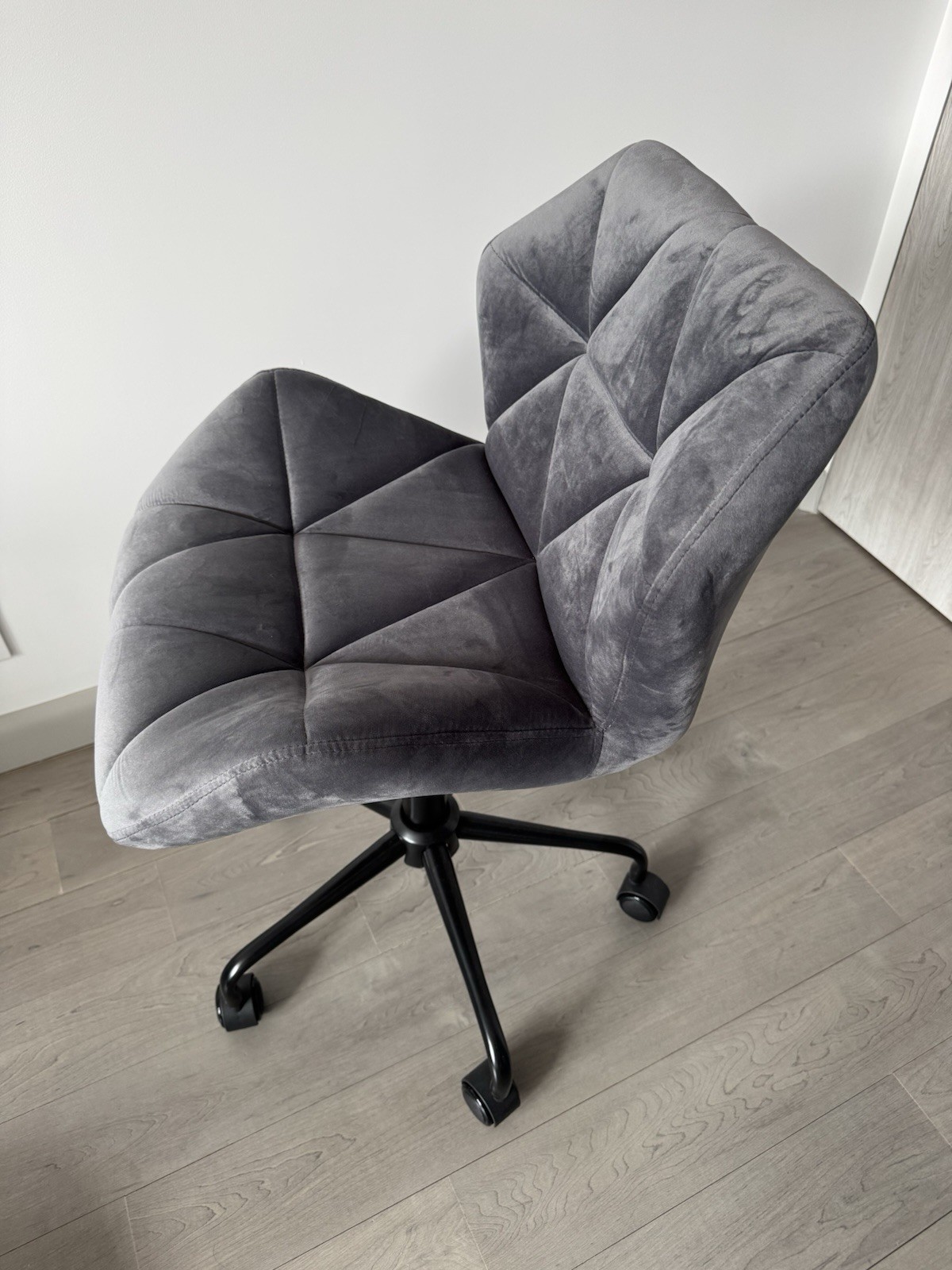 Roundhill Furniture Eldon Diamond Tufted Adjustable Swivel Office Chair, Gray