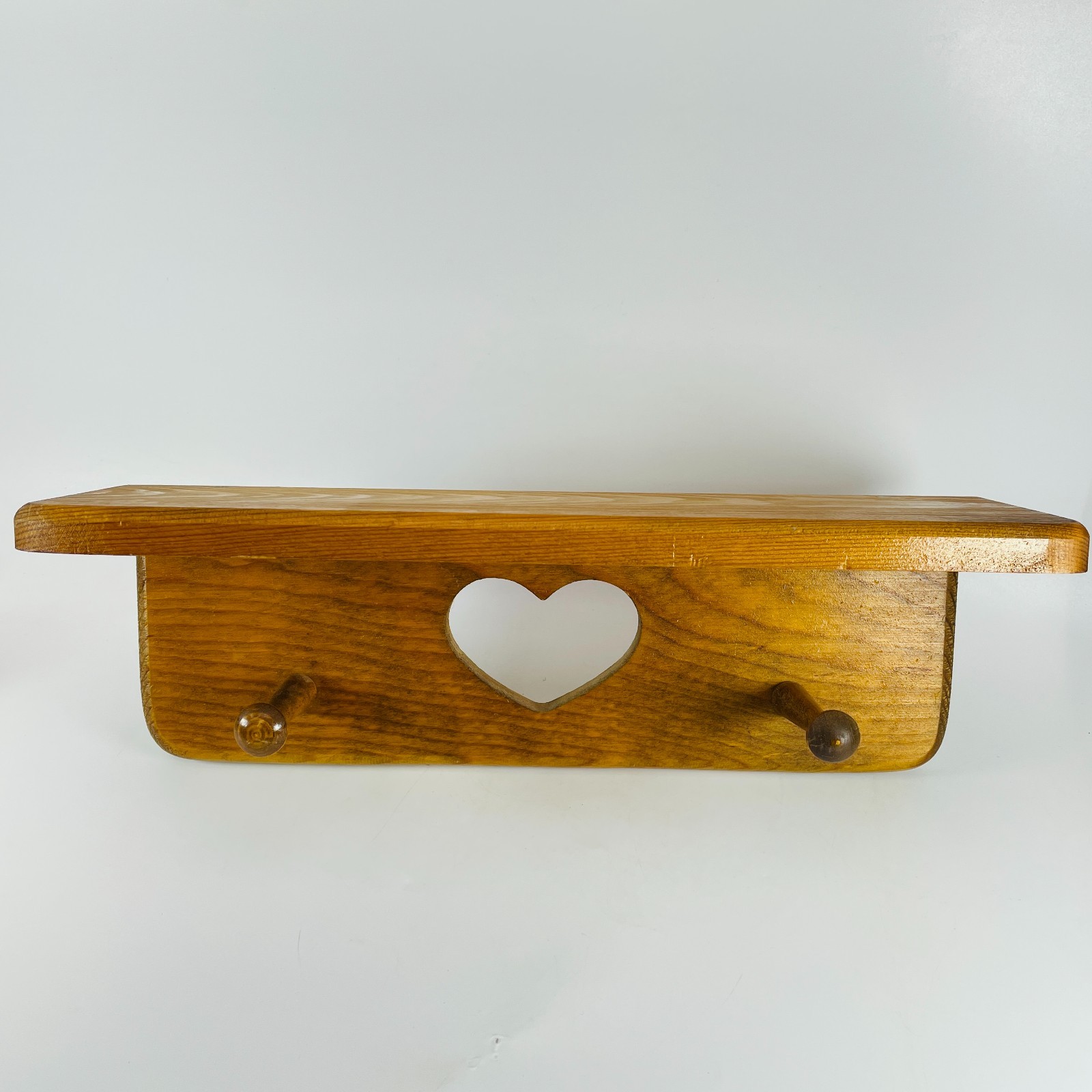 Vtg Wood Wall Shelf Heart Cutout Pegs Country Farmhouse Cottagecore Rustic 16×5″